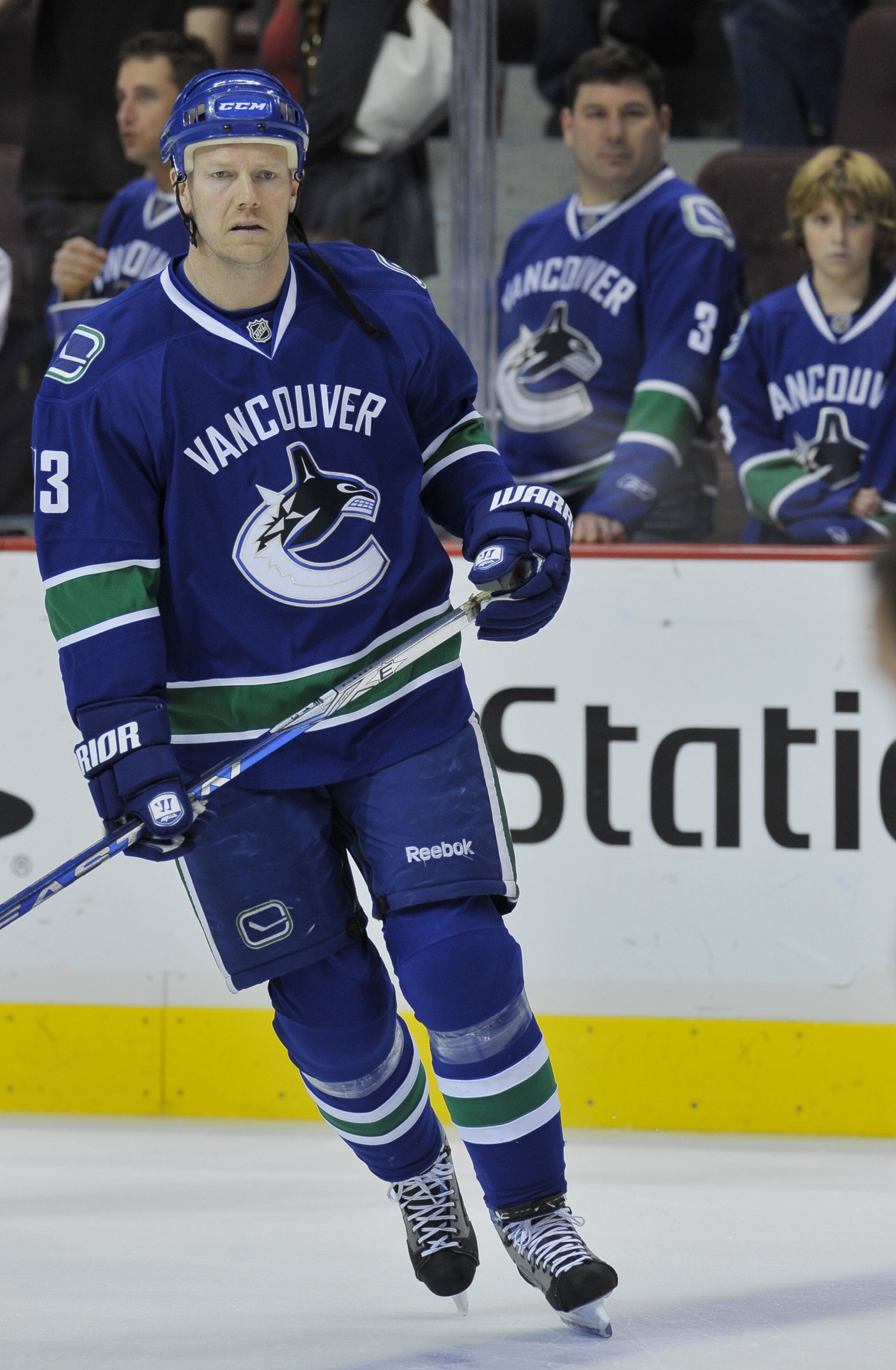 VANCOUVER, CANADA - APRIL 7: Mats Sundin #13 of the Vancouver Canucks skates during their game against the Calgary Flames at General Motors Place April 7, 2009 in Vancouver, Canada. (Photo by Nick Didlick/Getty Images) VANCOUVER, CANADA - APRIL 7: Mats Sundin #13 of the Vancouver Canucks skates during their game against the Calgary Flames at General Motors Place April 7, 2009 in Vancouver, Canada. (Photo by Nick Didlick/Getty Images)