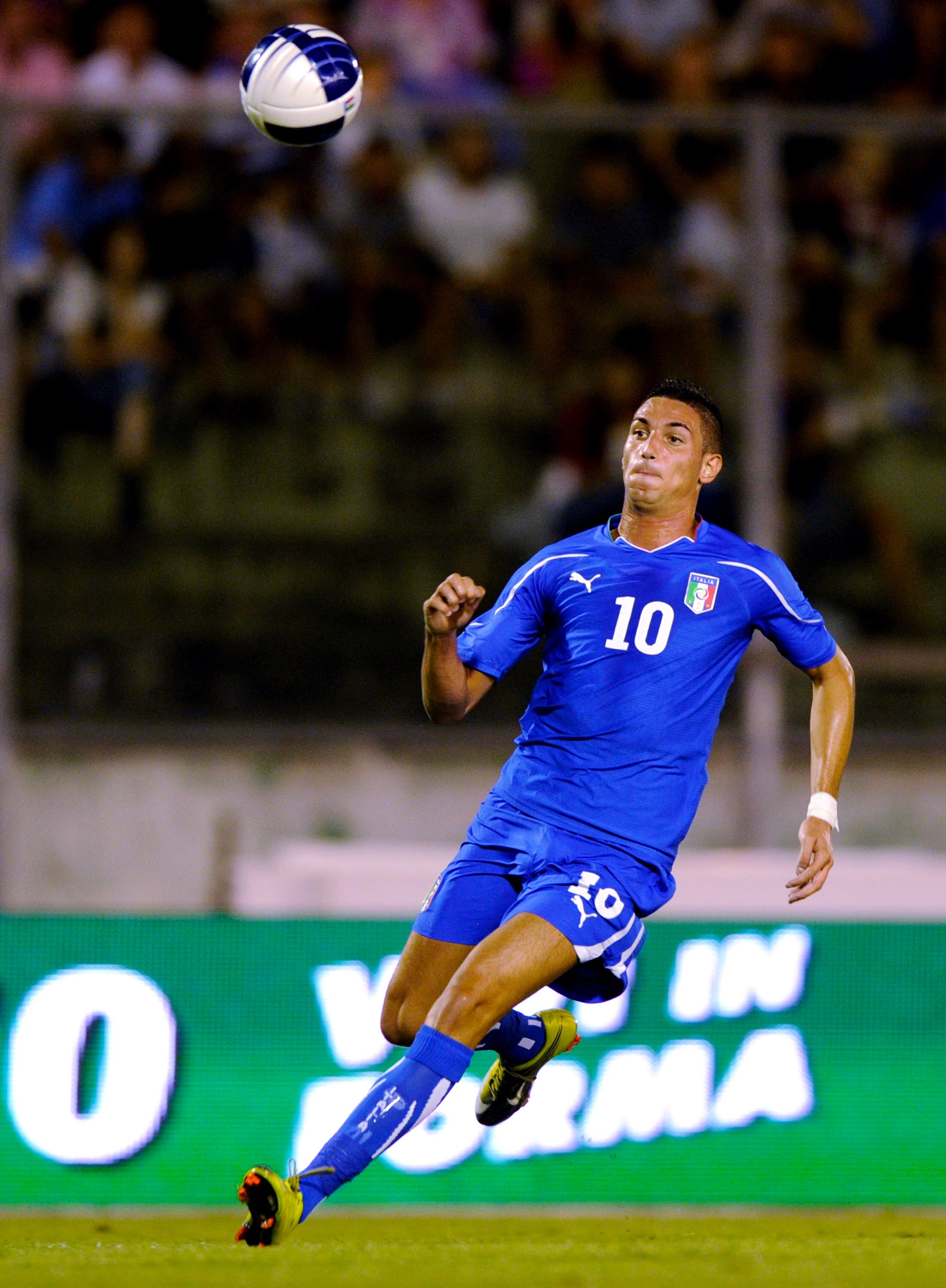 VIAREGGIO, ITALY - AUGUST 11:  Federico Macheda of Italy in action during the international friendly match between Italy U21 and Denmark U21 at Stadio Torquato Bresciani on August 11, 2010 in Viareggio, Italy.  (Photo by Claudio Villa/Getty Images)