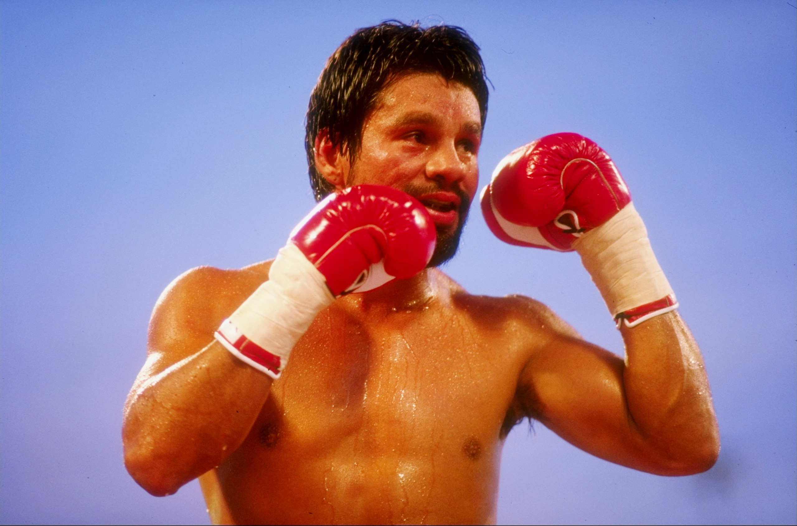 Boxer Roberto Duran in action during his fight against Simms. Boxer Roberto Duran in action during his fight against Simms.