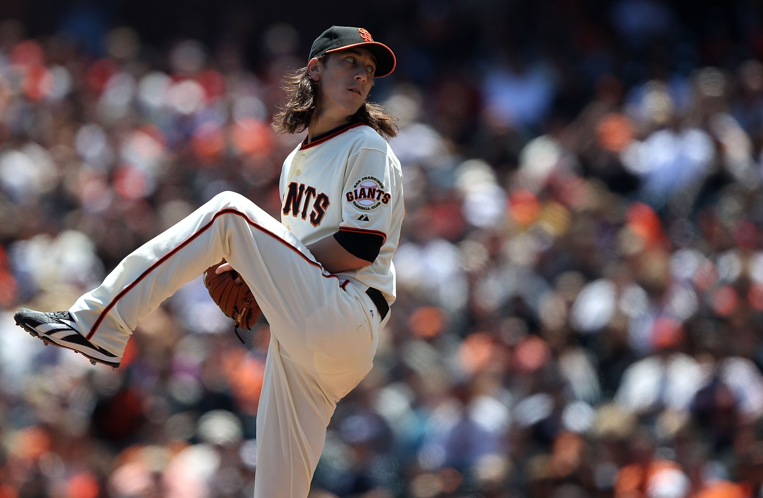 SAN FRANCISCO - AUGUST 15: Tim Lincecum #55 of the San Francisco Giants pitches against the San Diego Padres during an MLB game at AT&T Park on August 15, 2010 in San Francisco, California.  (Photo by Jed Jacobsohn/Getty Images)