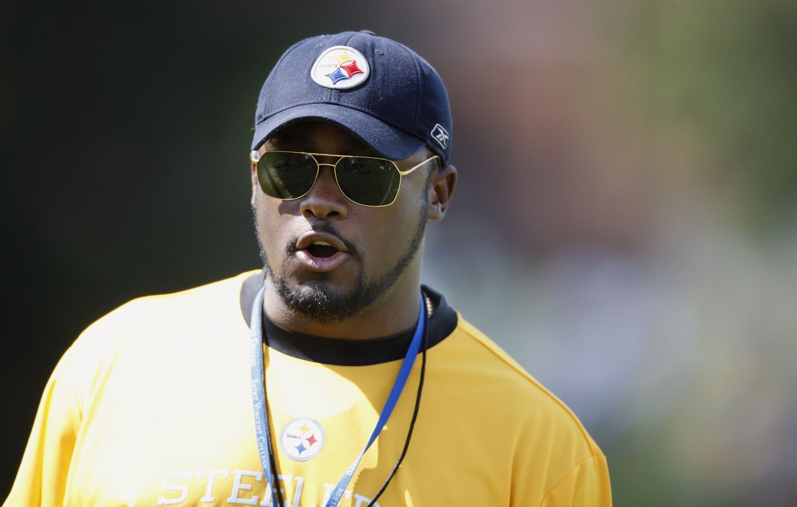 LATROBE, PA - AUGUST 06:  Head coach Mike Tomlin of the Pittsburgh Steelers looks on during training camp at St. Vincent College on August 6, 2009 in Latrobe, Pennsylvania.  (Photo by Gregory Shamus/Getty Images)