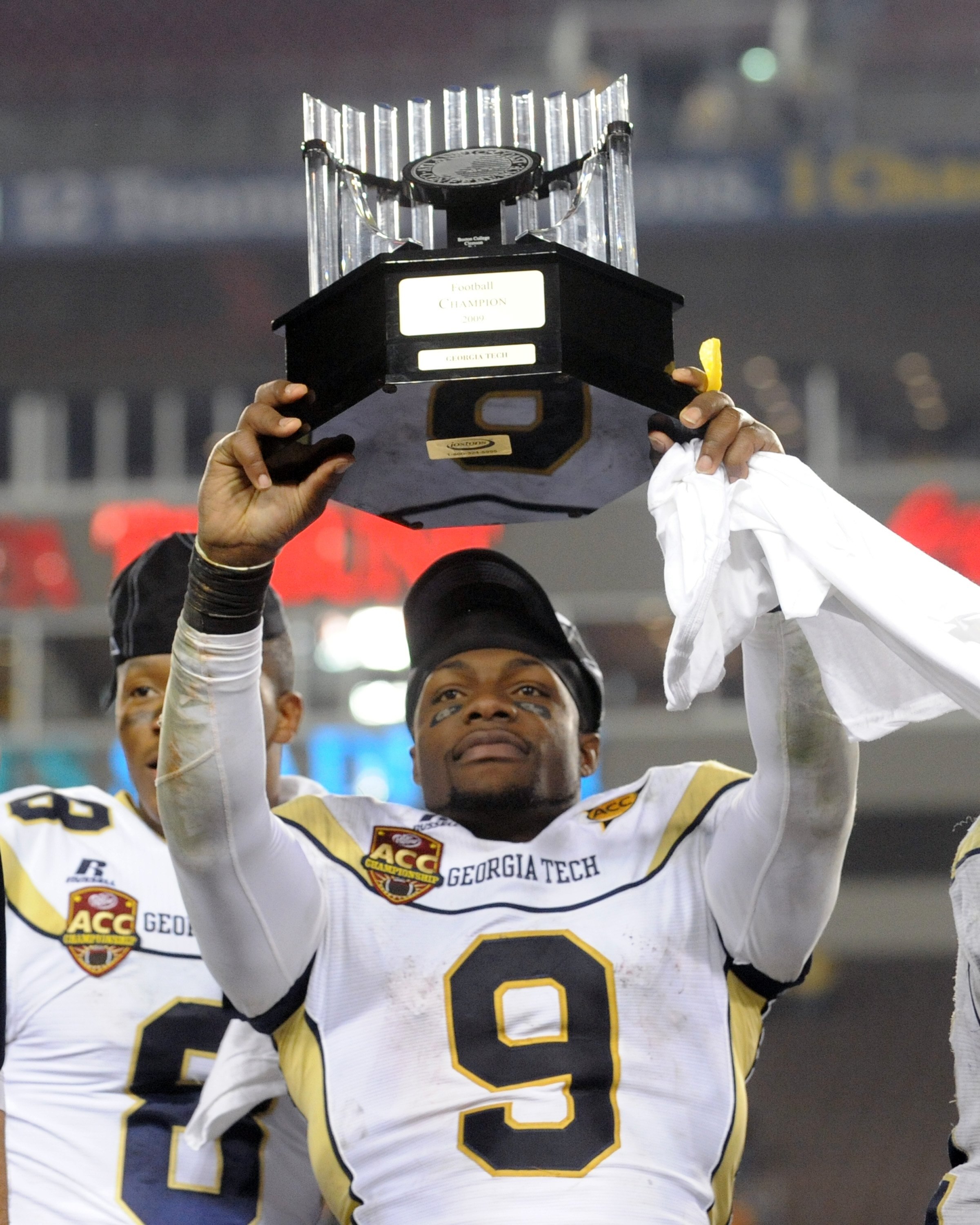 TAMPA, FL - NOVEMBER 28: Quarterback Josh Nesbitt #9 of the Georgia Tech Yellow Jackets celebrates a victory against the Clemson Tigers in the 2009 ACC Football Championship Game December 5, 2009 at Raymond James Stadium in Tampa, Florida.  (Photo by Al M