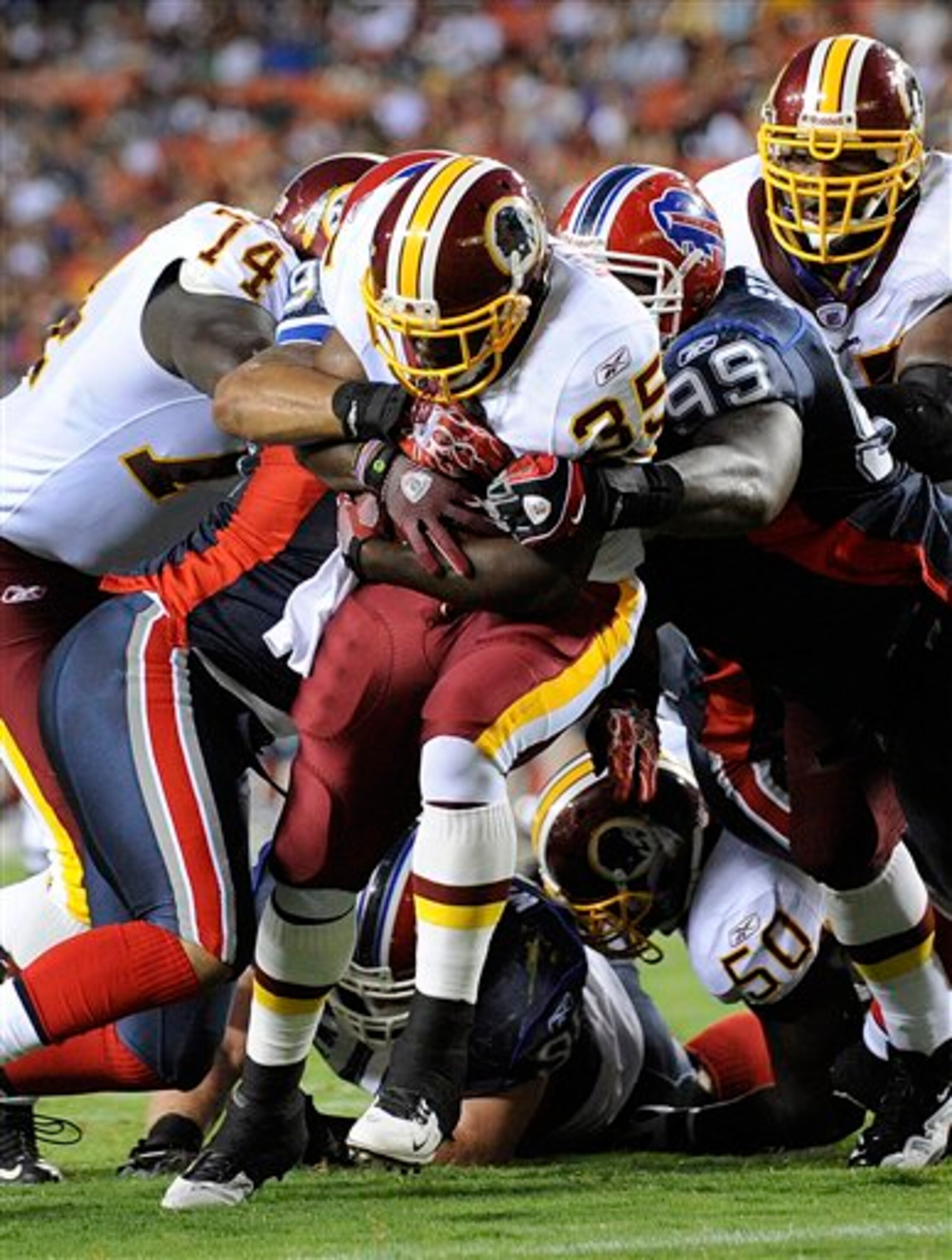Marcus Stroud can't stop this Redskins rushing touchdown