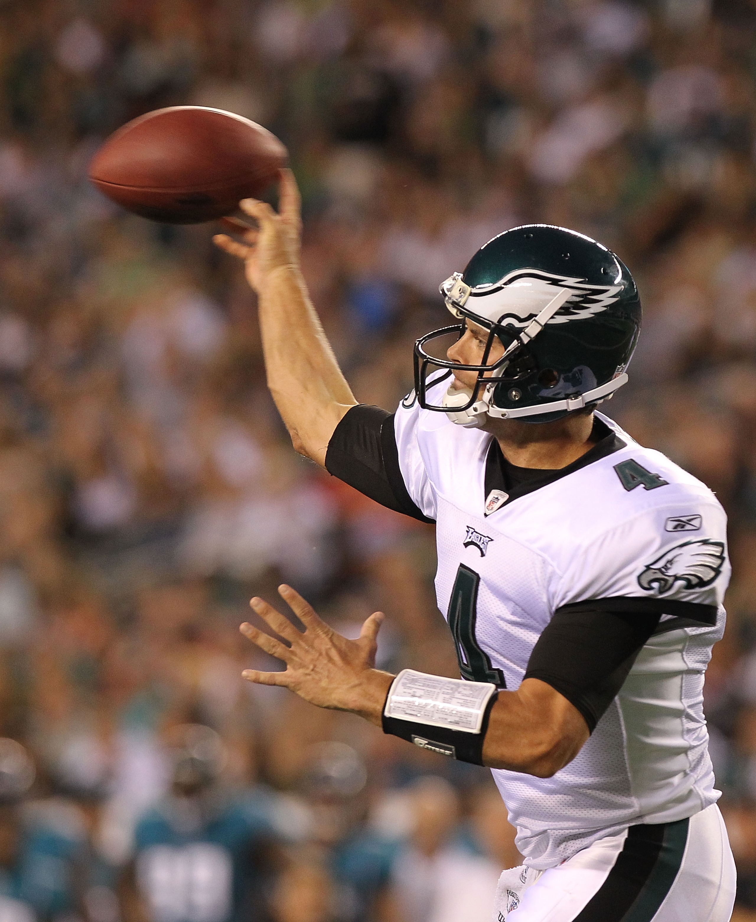PHILADELPHIA - AUGUST 13:  Kevin Kolb #4 of the Philadelphia Eagles passes against the Jacksonville Jaguars during their preseason game at Lincoln Financial Field on August 13, 2010 in Philadelphia, Pennsylvania.  (Photo by Nick Laham/Getty Images)