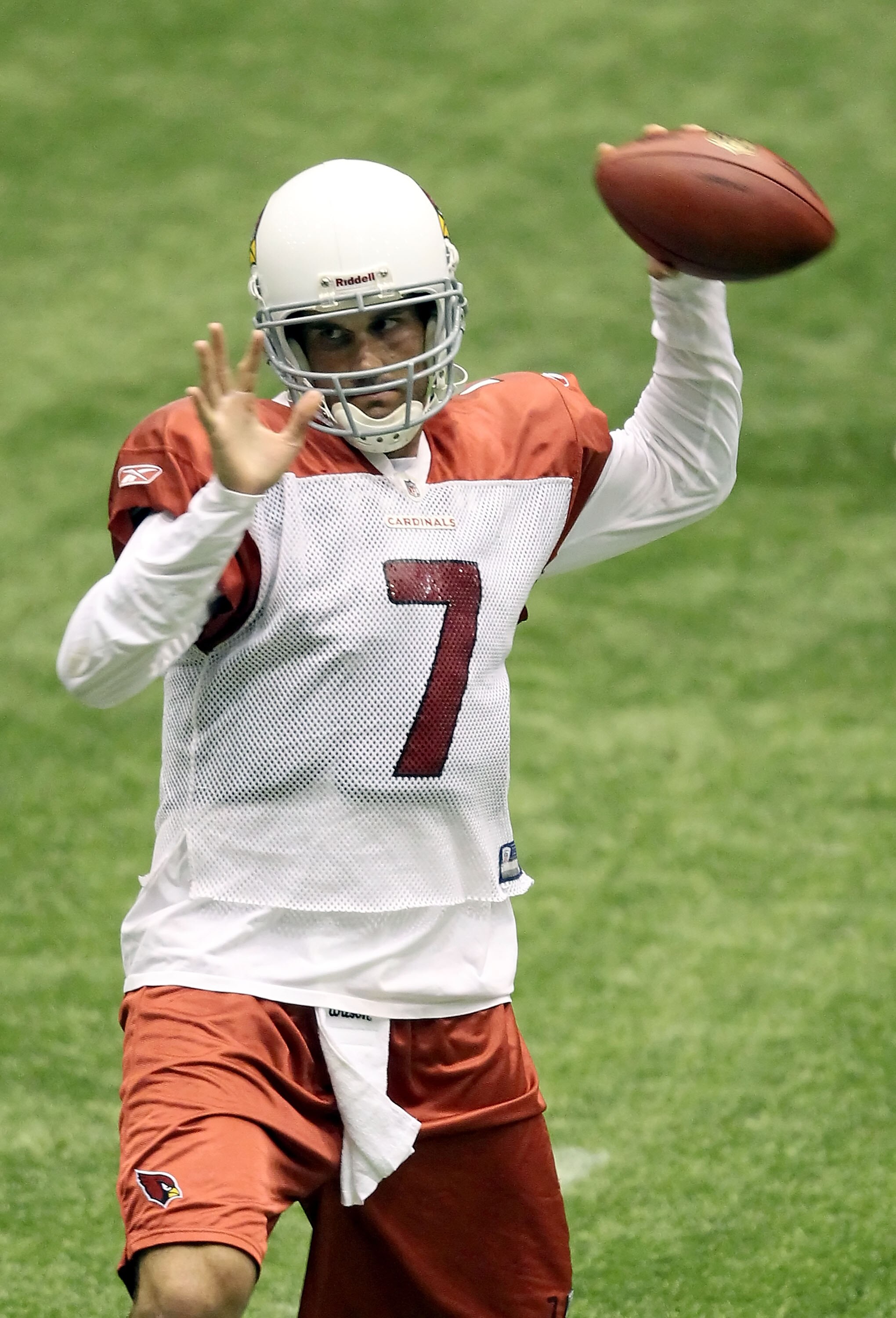 FLAGSTAFF, AZ - AUGUST 01:  Quarterback Matt Leinart #7 of the Arizona Cardinals practices at Northern Arizona University Walkup Skydome on August 1, 2010 in Flagstaff, Arizona.  (Photo by Christian Petersen/Getty Images)