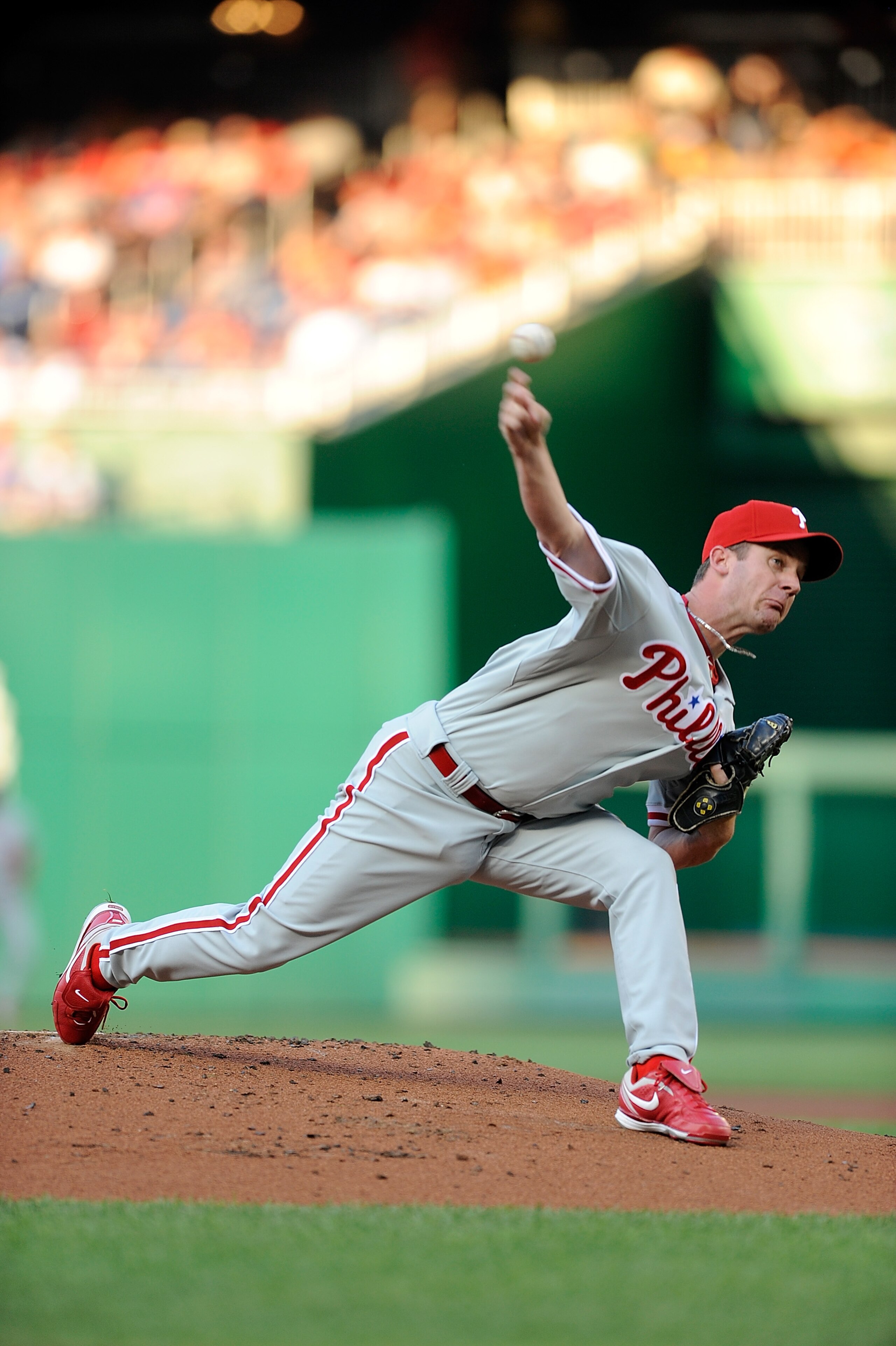 WASHINGTON - JULY 30: Roy Oswalt #44 of the Philadelphia Phillies pitches against the Washington Nationals at Nationals Park on July 30, 2010 in Washington, DC. (Photo by Greg Fiume/Getty Images) WASHINGTON - JULY 30: Roy Oswalt #44 of the Philadelphia Phillies pitches against the Washington Nationals at Nationals Park on July 30, 2010 in Washington, DC. (Photo by Greg Fiume/Getty Images)