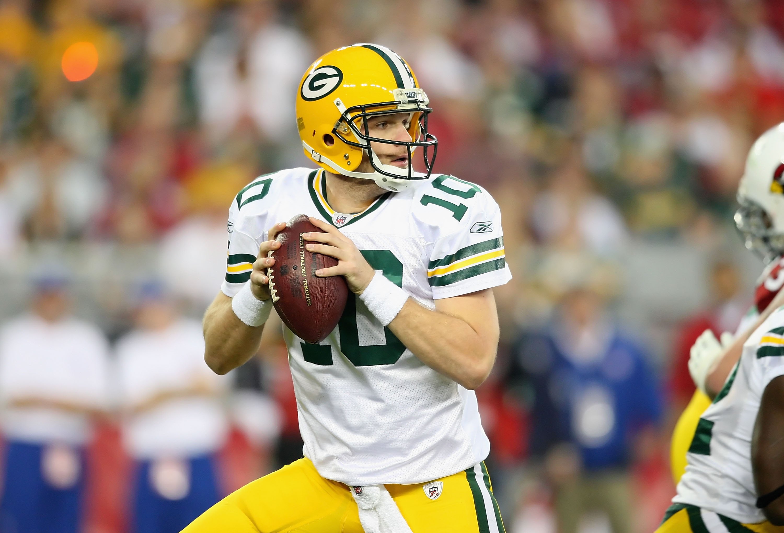 GLENDALE, AZ - JANUARY 03:  Quarterback Matt Flynn #10 of the Green Bay Packers drops back to pass during the NFL game against the Arizona Cardinals at the Universtity of Phoenix Stadium on January 3, 2010 in Glendale, Arizona.  The Packers defeated the C
