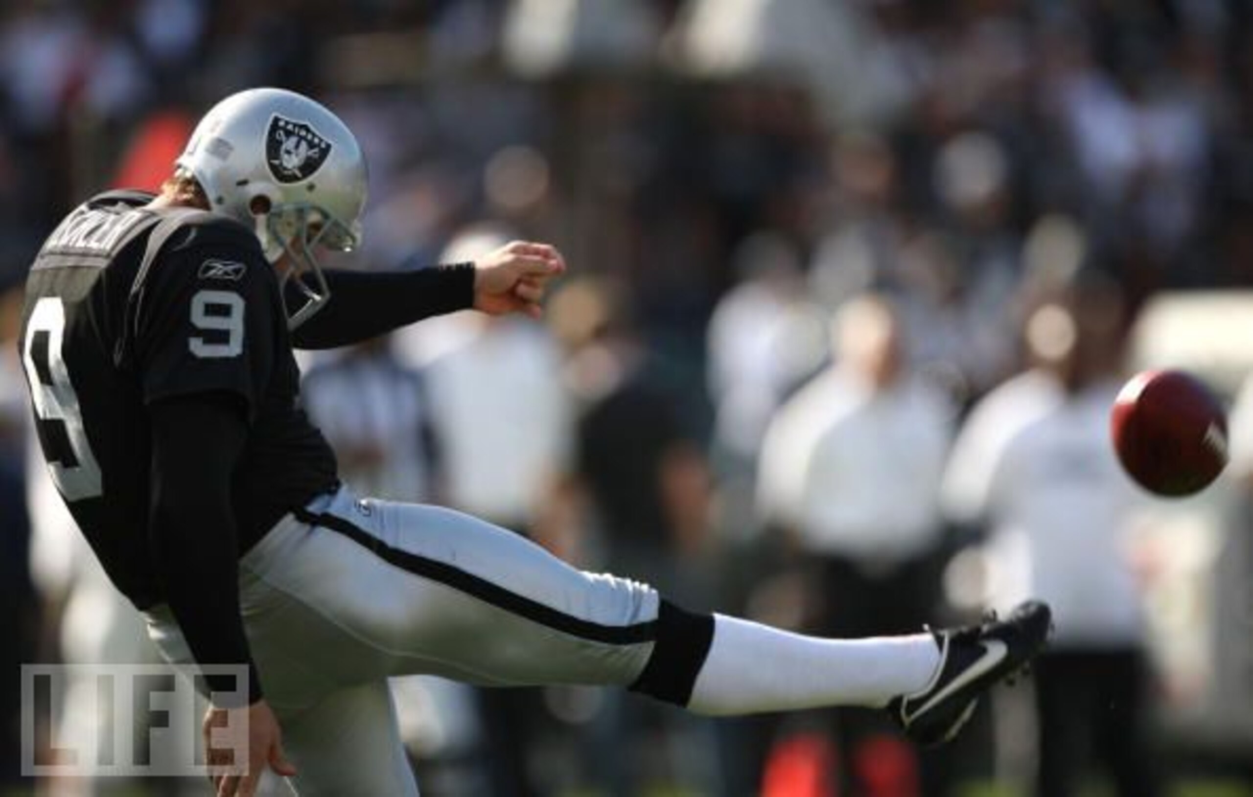 Shane Lechler-The best punter in the league