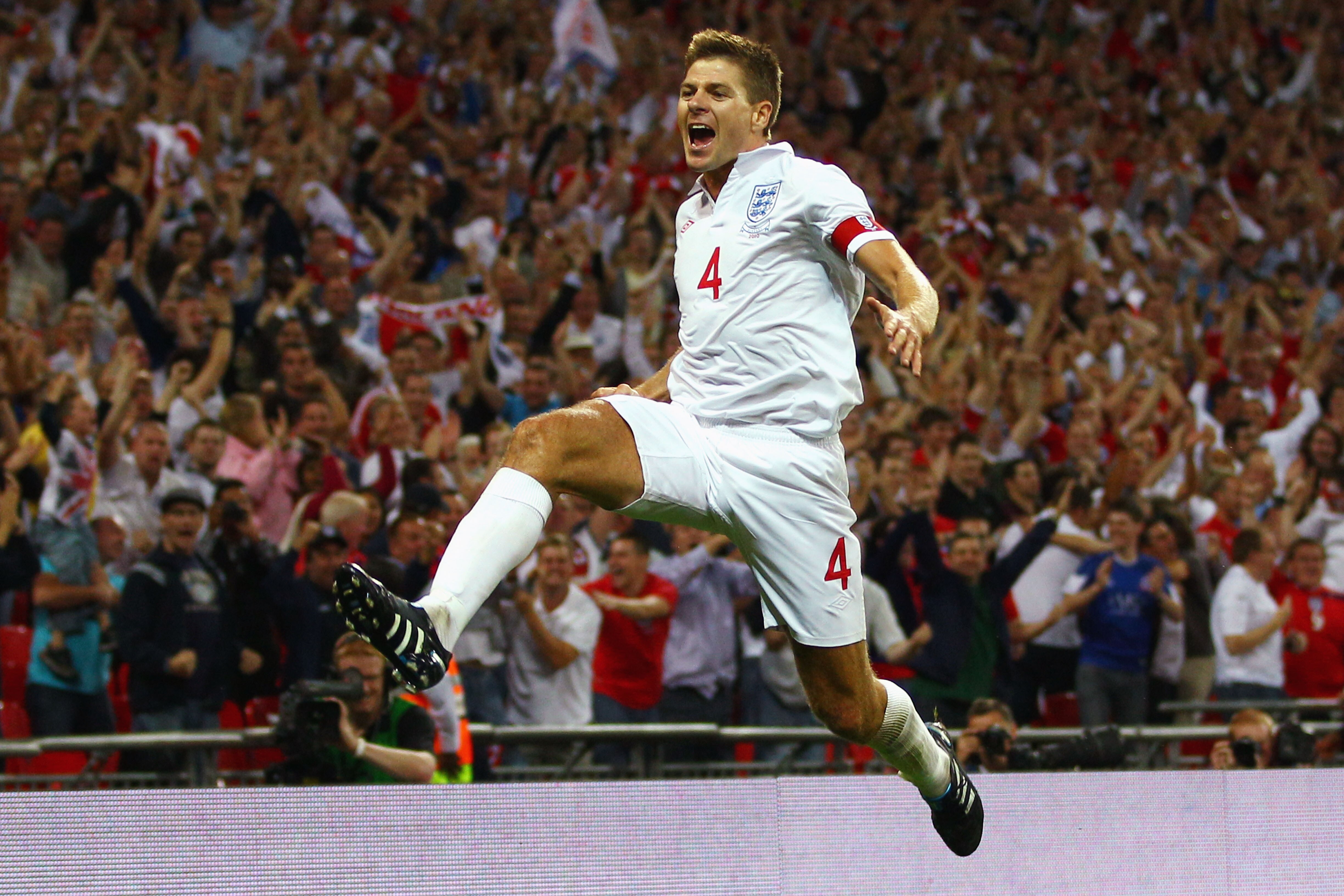 LONDON, ENGLAND - AUGUST 11:  Steven Gerrard of England celebrates after scoring his team's second goal during the International Friendly match between England and Hungary at Wembley Stadium on August 11, 2010 in London, England.  (Photo by Richard Heathc