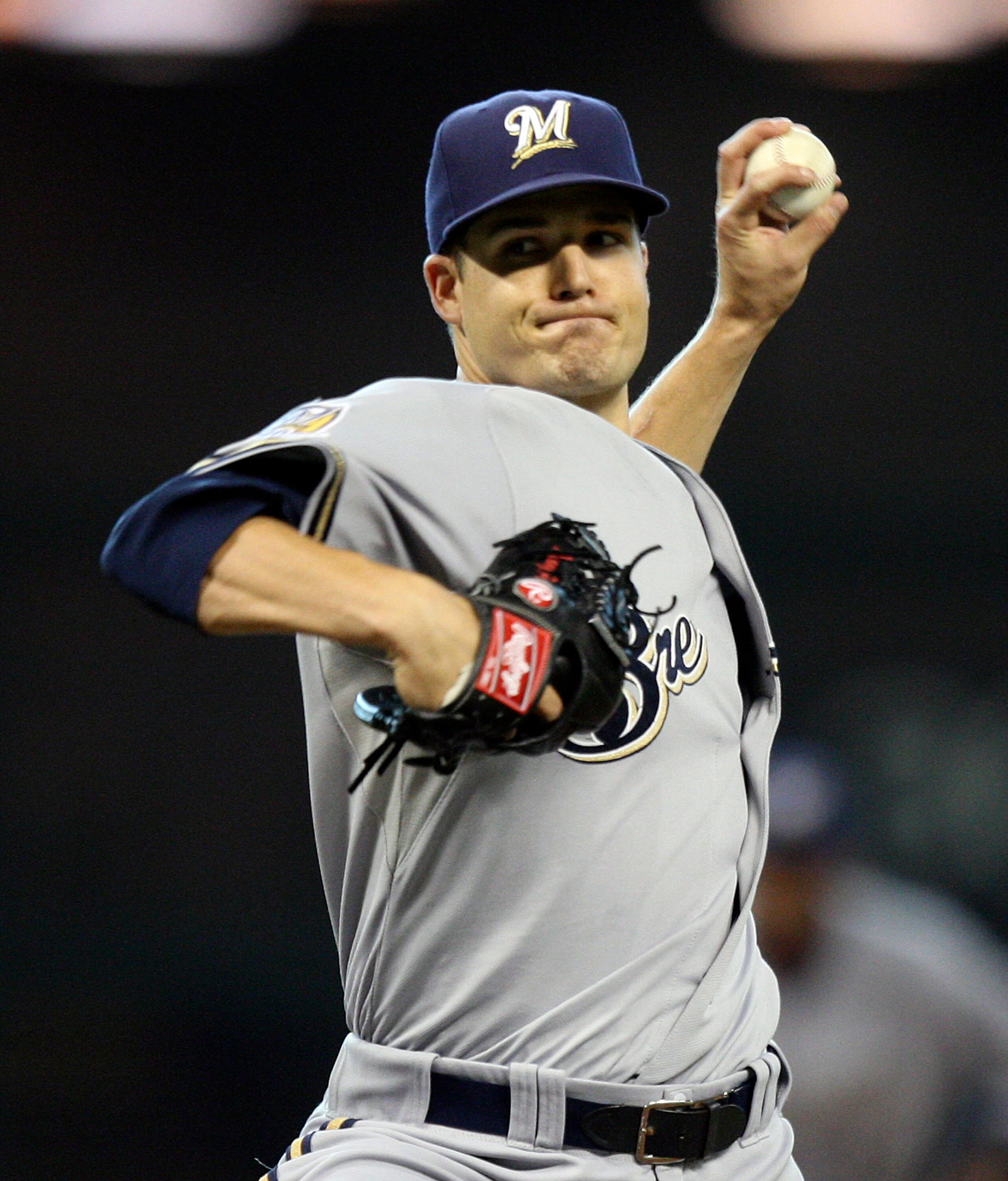 HOUSTON - JULY 30:  Pitcher Manny Parra #26 of the Milwaukee Brewers throws against the Houston Astros at Minute Maid Park on July 30, 2010 in Houston, Texas.  (Photo by Bob Levey/Getty Images)