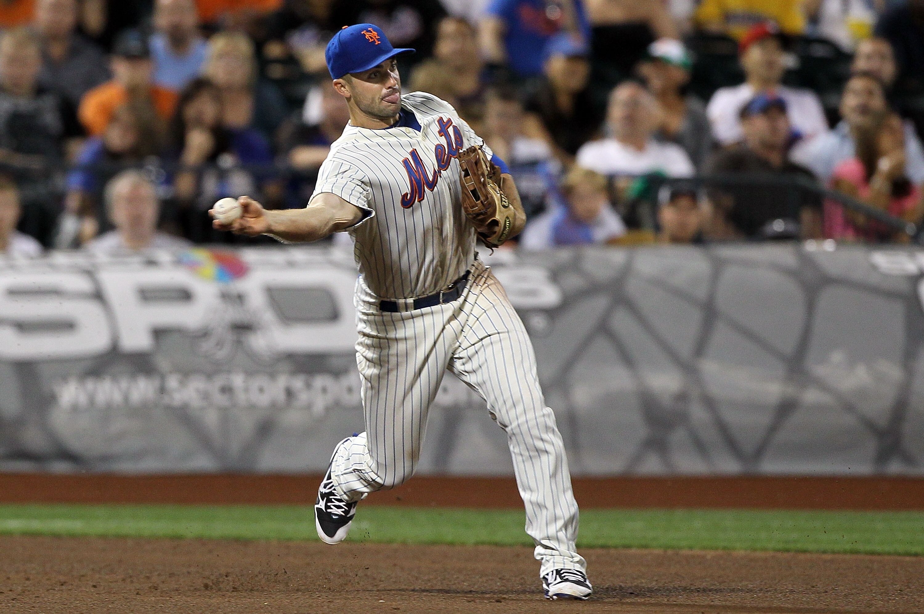 NEW YORK - AUGUST 14:  David Wright #5 of the New York Mets in action against the Philadelphia Phillies on August 14, 2010 at Citi Field in the Flushing neighborhood of the Queens borough of New York City.  (Photo by Jim McIsaac/Getty Images)