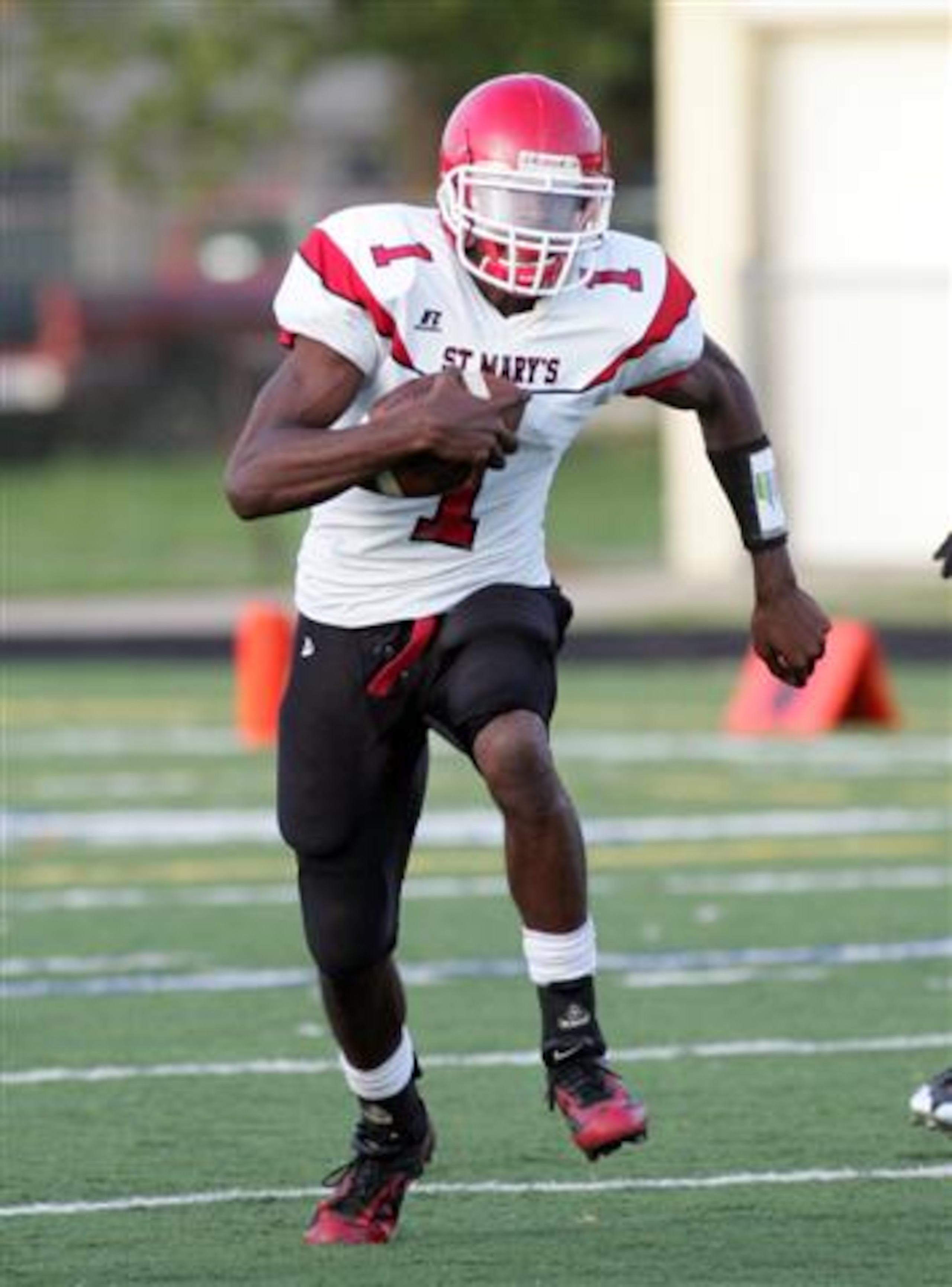 Freshman QB Robert Bolden has to hope Joe Paterno and company can loosen their ties a little bit.