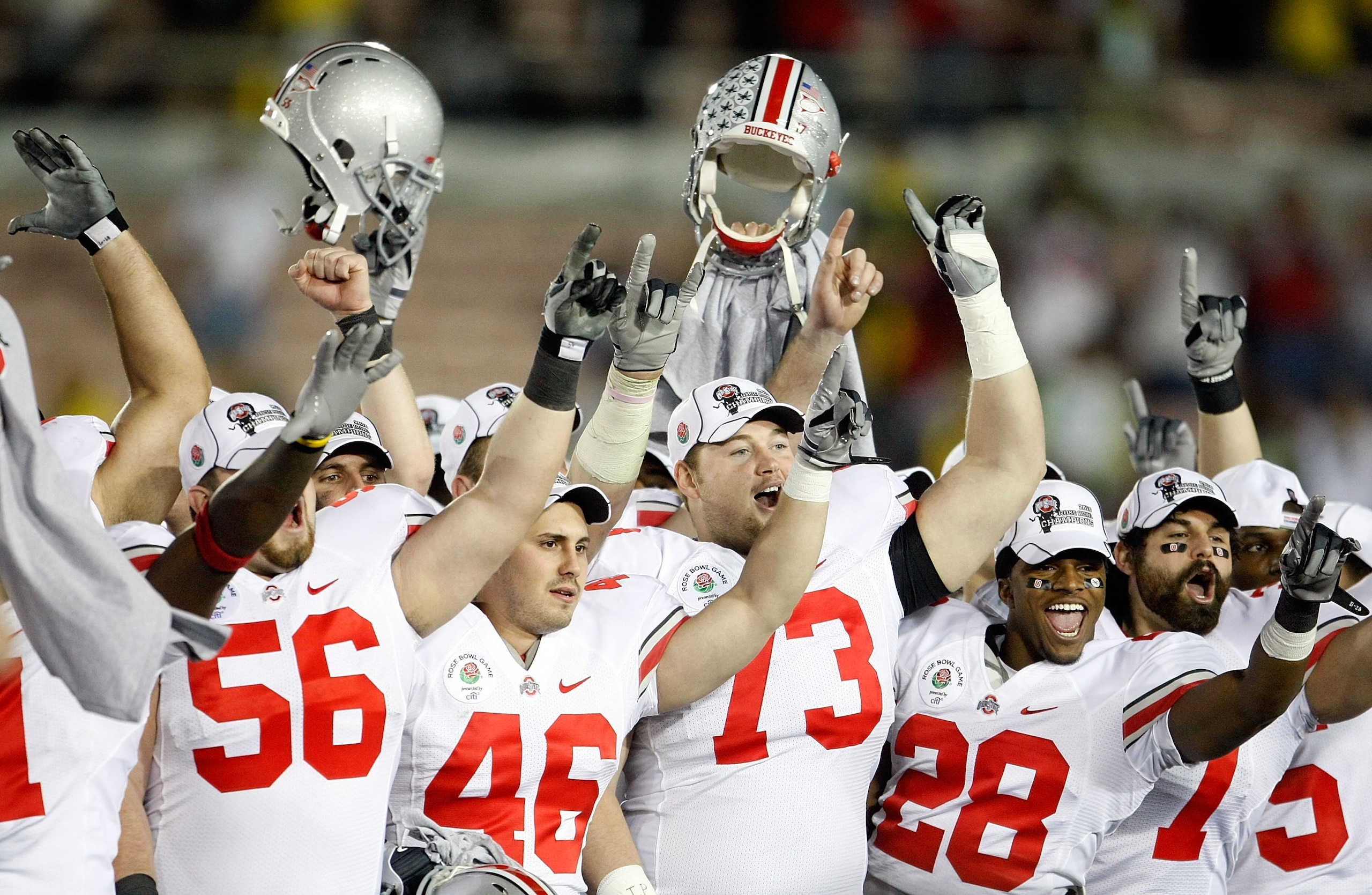 PASADENA, CA - JANUARY 01:  The Ohio State Buckeyes celebrate after a 26-17 win in the 96th Rose Bowl game over the Oregon Ducks on January 1, 2010 in Pasadena, California.  (Photo by Jeff Gross/Getty Images)