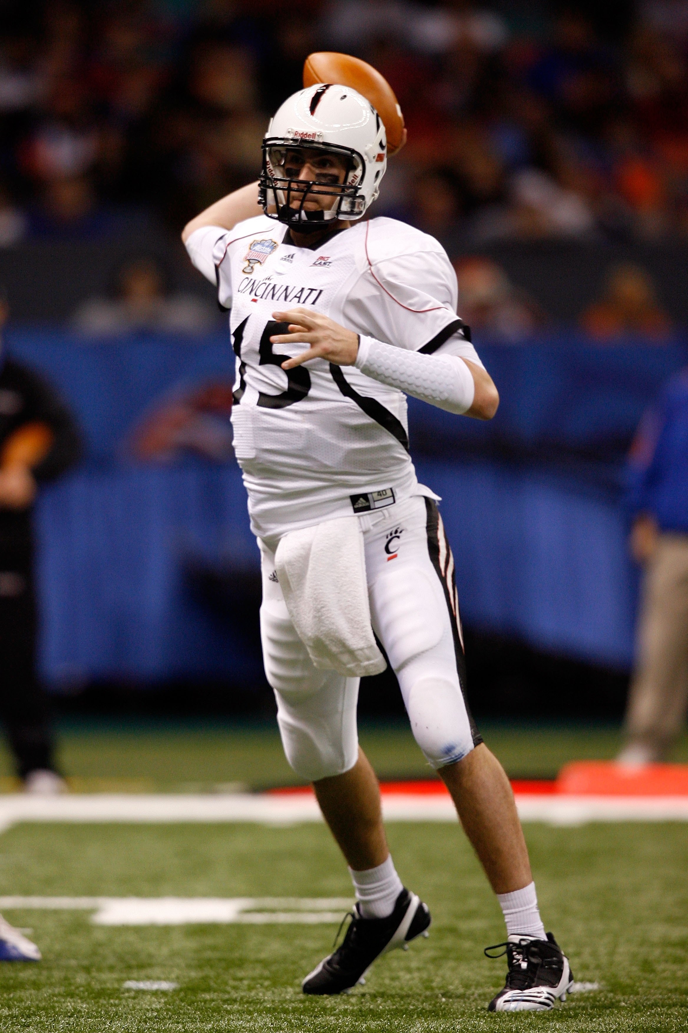 NEW ORLEANS - JANUARY 01:  Quarterback Tony Pike #15 of the Cincinnati Bearcats throws the ball against the Florida Gators during the Allstate Sugar Bowl at the Louisana Superdome on January 1, 2010 in New Orleans, Louisiana.  (Photo by Matthew Stockman/G