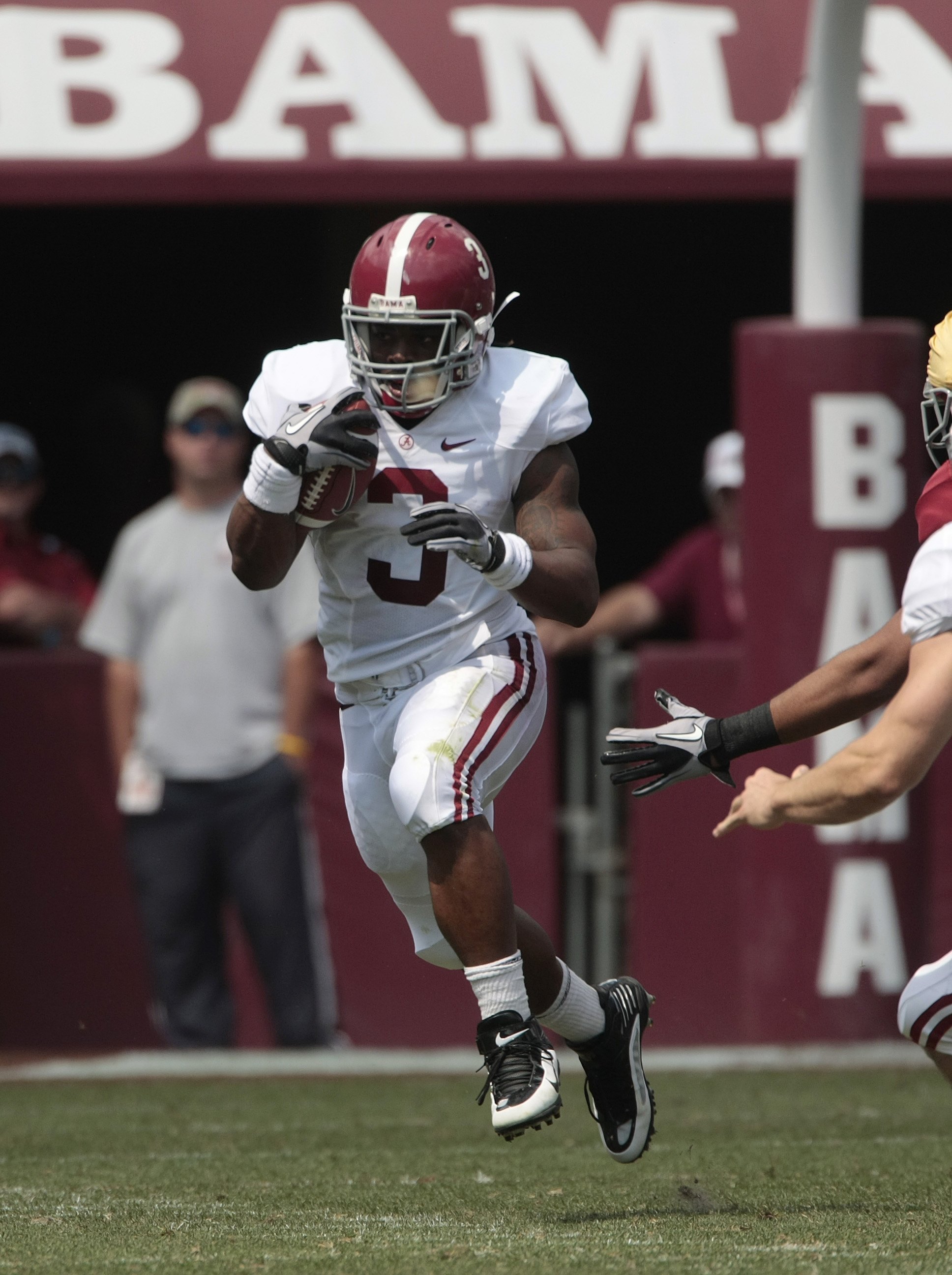 TUSCALOOSA, AL - APRIL 17:  Running back Trent Richardson #3 runs for yardage during the Alabama spring football game at Bryant Denny Stadium on April 17, 2010 in Tuscaloosa, Alabama. (Photo by Dave Martin/Getty Images)