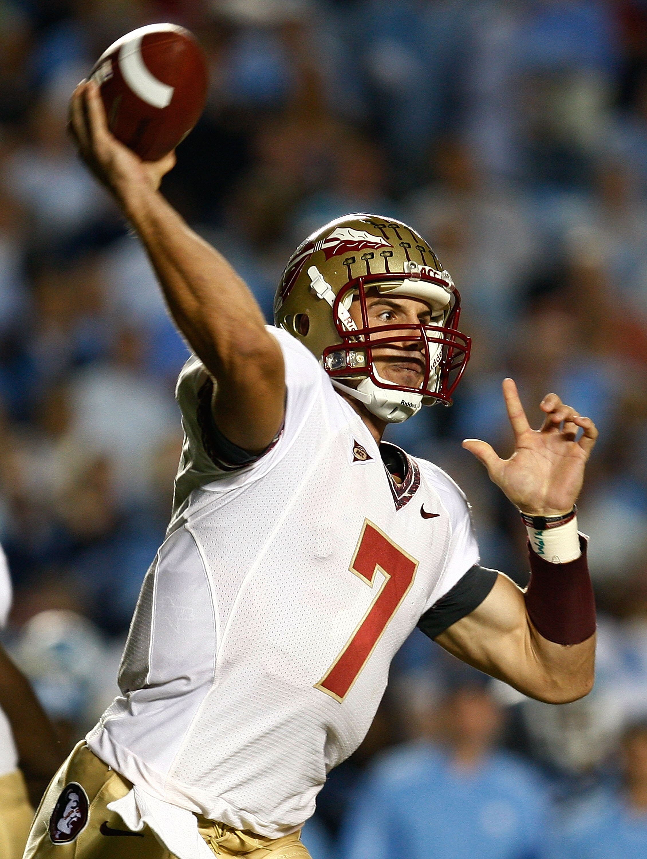 CHAPEL HILL, NC - OCTOBER 22:  Christian Ponder #7 of the Florida State Seminoles throws a pass against the North Carolina Tar Heels at Kenan Stadium on October 22, 2009 in Chapel Hill, North Carolina.  (Photo by Scott Halleran/Getty Images)