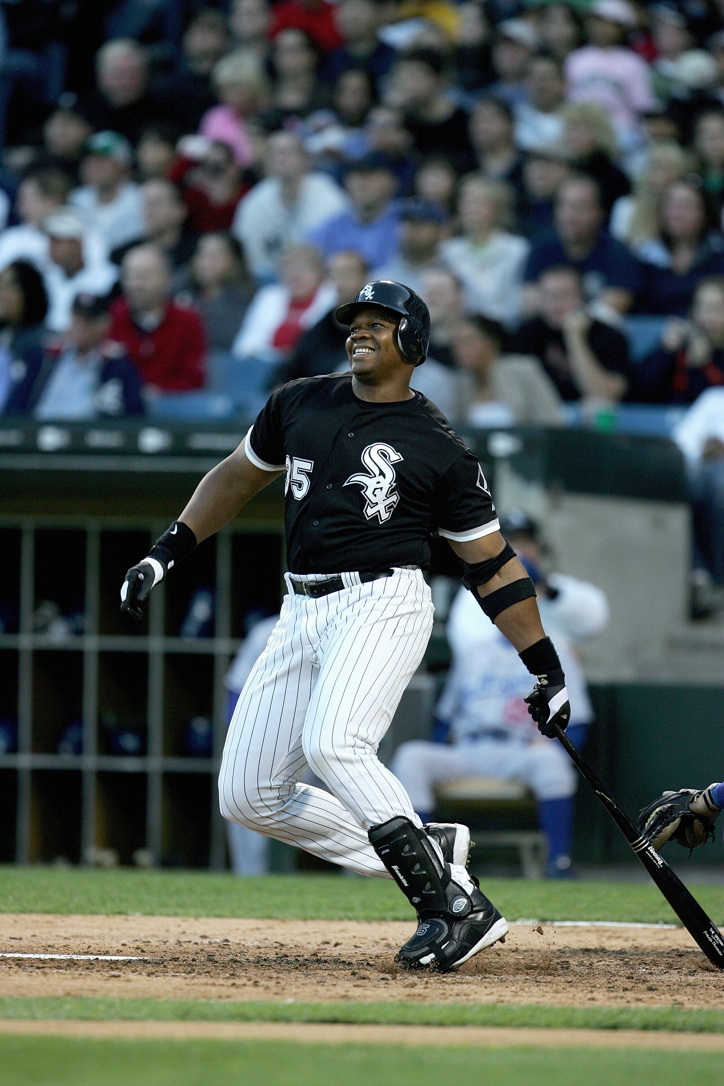 CHICAGO - JUNE 17:  Frank Thomas #35 of the Chicago White Sox bats during the game with the Los Angeles Dodgers on June 17, 2005 at U.S. Cellular Field in Chicago, Illinois. The White Sox defeated the Dodgers 6-0. (Photo by Jonathan Daniel/Getty Images)
