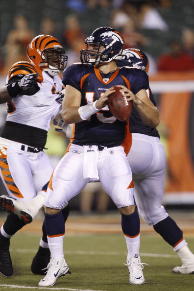 CINCINNATI, OH - AUGUST 15: Tim Tebow #15 of the Denver Broncos looks to pass during the preseason game against the Cincinnati Bengals at Paul Brown Stadium on August 15, 2010 in Cincinnati, Ohio. The Bengals won 33-24. (Photo by Joe Robbins/Getty Images)