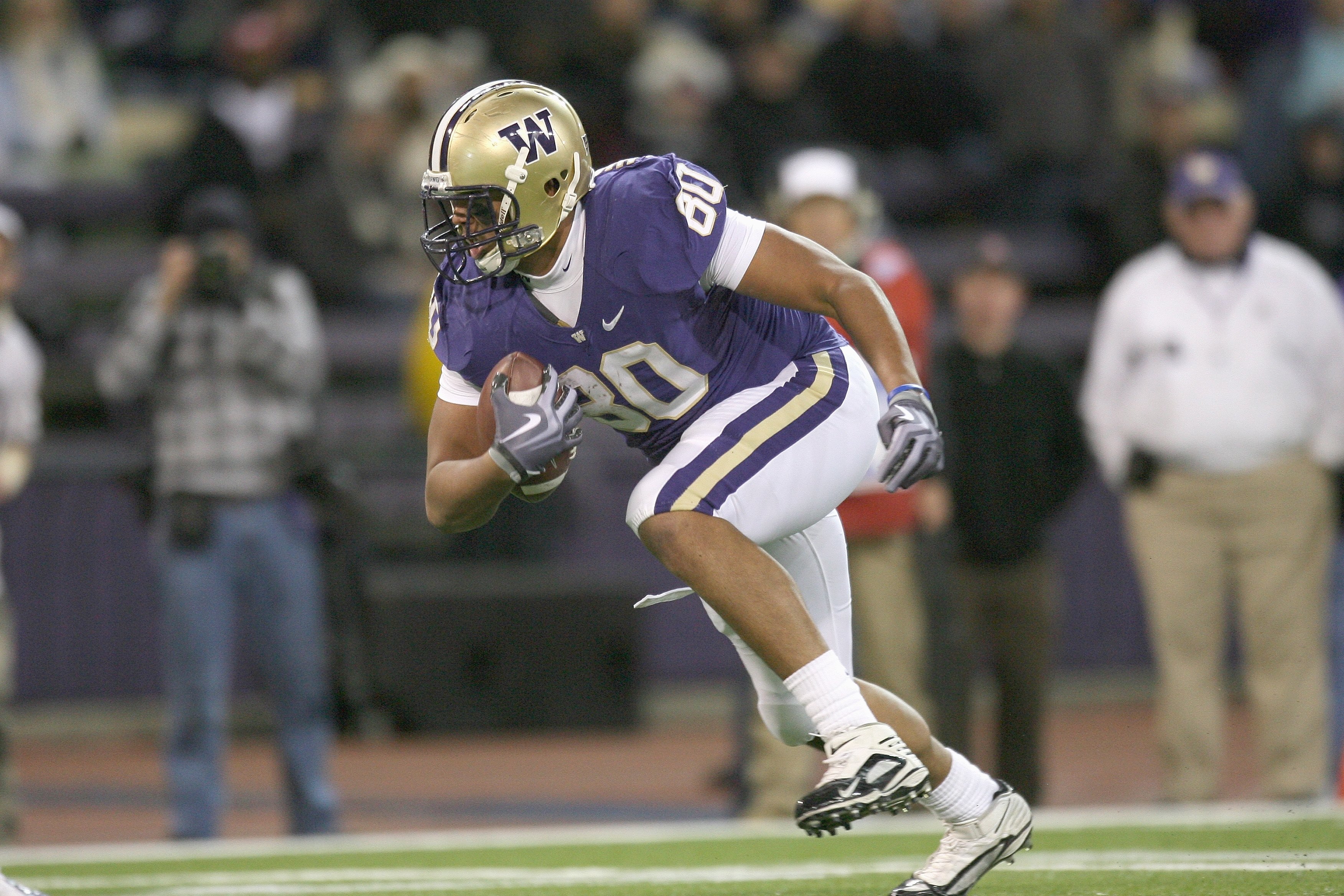 SEATTLE - DECEMBER 05: Kavario Middleton #80 of the Washington Huskies carries the ball during the game against the California Bears on December 5, 2009 at Husky Stadium in Seattle, Washington. The Huskies defeated the Bears 42-10. (Photo by Otto Greule J