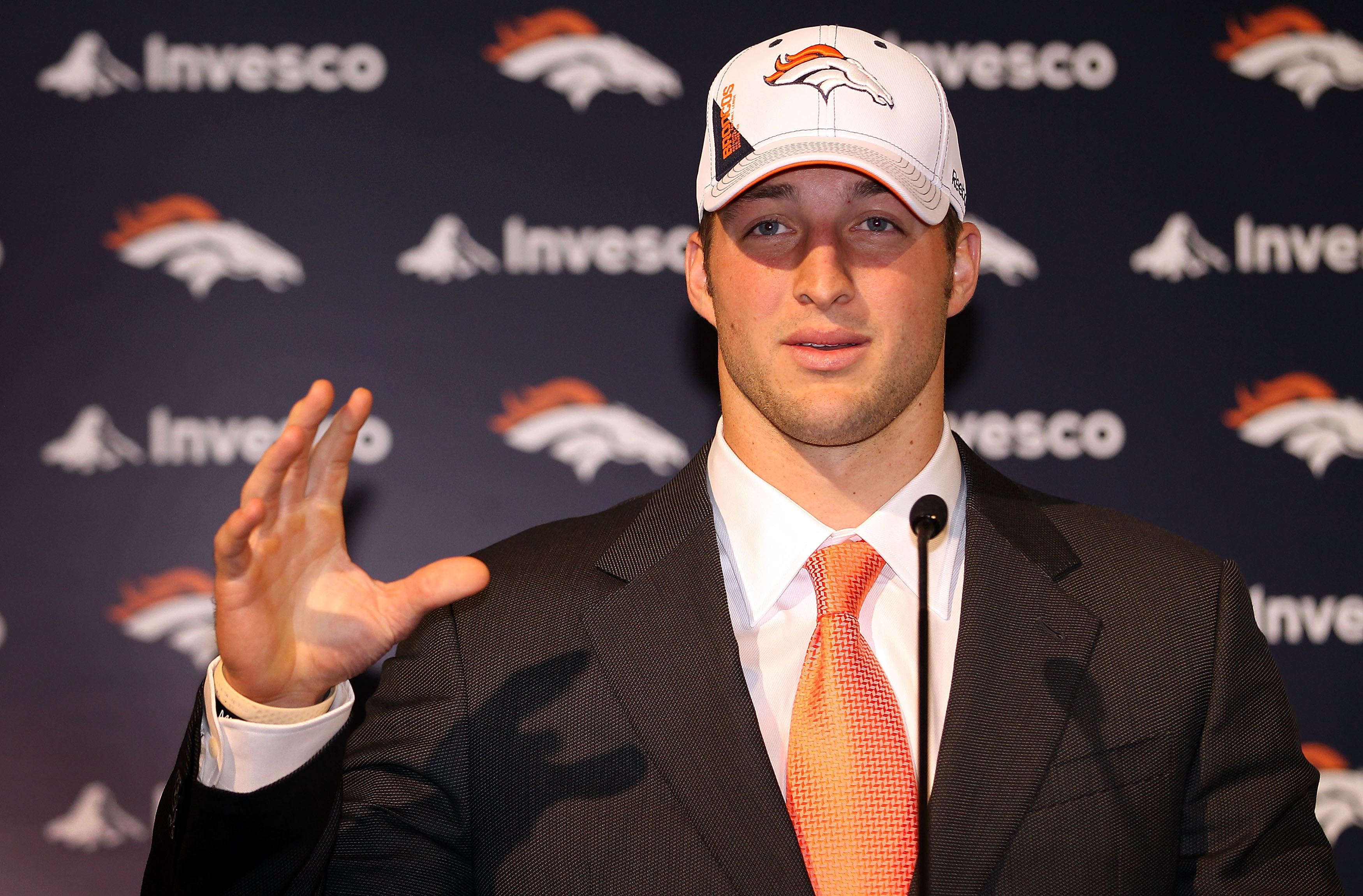 ENGLEWOOD, CO - APRIL 23:  Tim Tebow is introduced by the Denver Broncos at a press conference at the Broncos Headquarters in Dove Valley on April 23, 2010 in Englewood, Colorado. The Broncos picked Tebow in the first round of the 2010 NFL draft.  (Photo