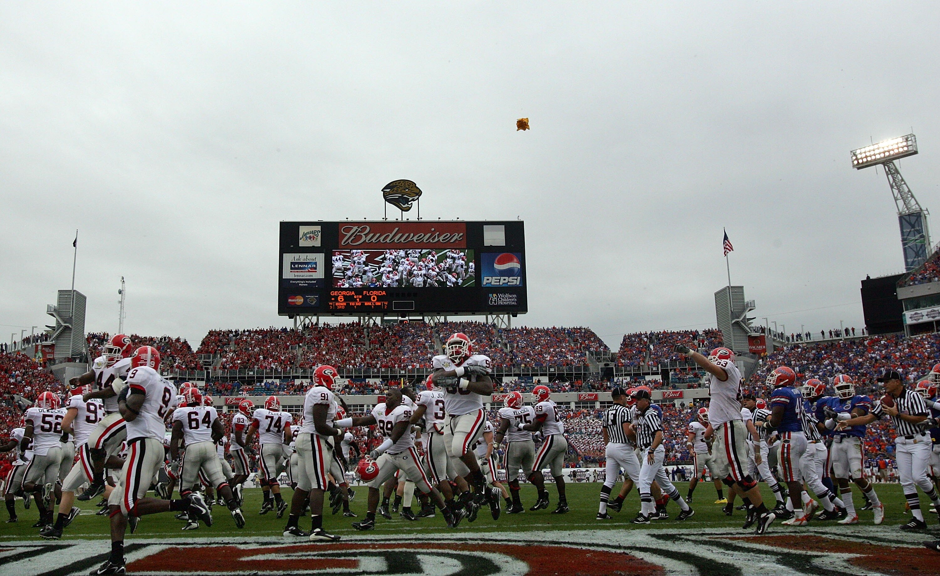 JACKSONVILLE, FL - OCTOBER 27:  The Georgia Bulldogs celebrate a touchdown against the Florida Gators in the first quarter at Jacksonville Municipal Stadium on October 27, 2007 in Jacksonville, Florida.  (Photo by Ronald Martinez/Getty Images)