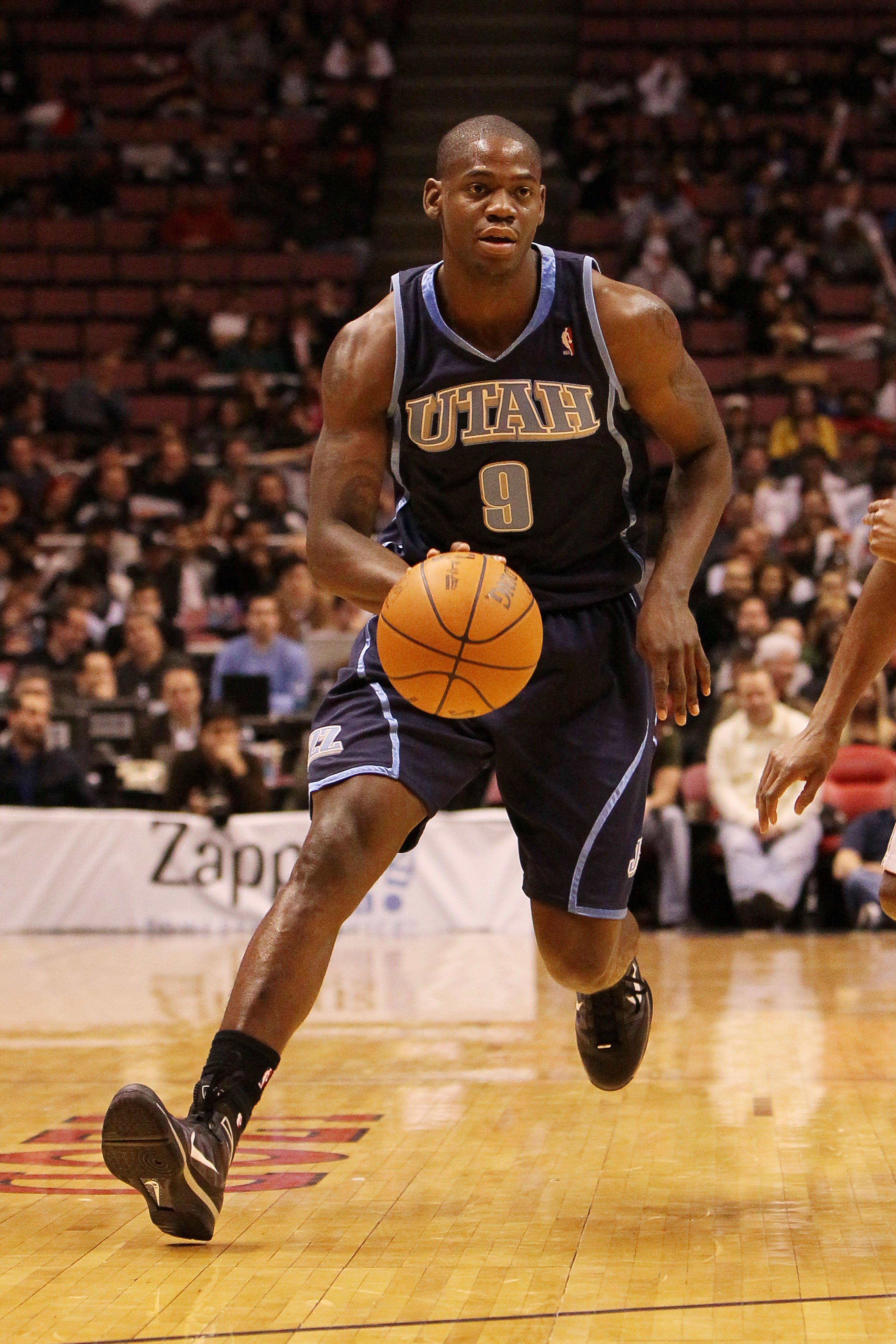 EAST RUTHERFORD, NJ - DECEMBER 16:  Ronnie Brewer #9 of The Utah Jazz in action against the New Jersey Nets during their game on December 16th, 2009 at The Izod Center in East Rutherford, New Jersey.  NOTE TO USER: User expressly acknowledges and agrees t