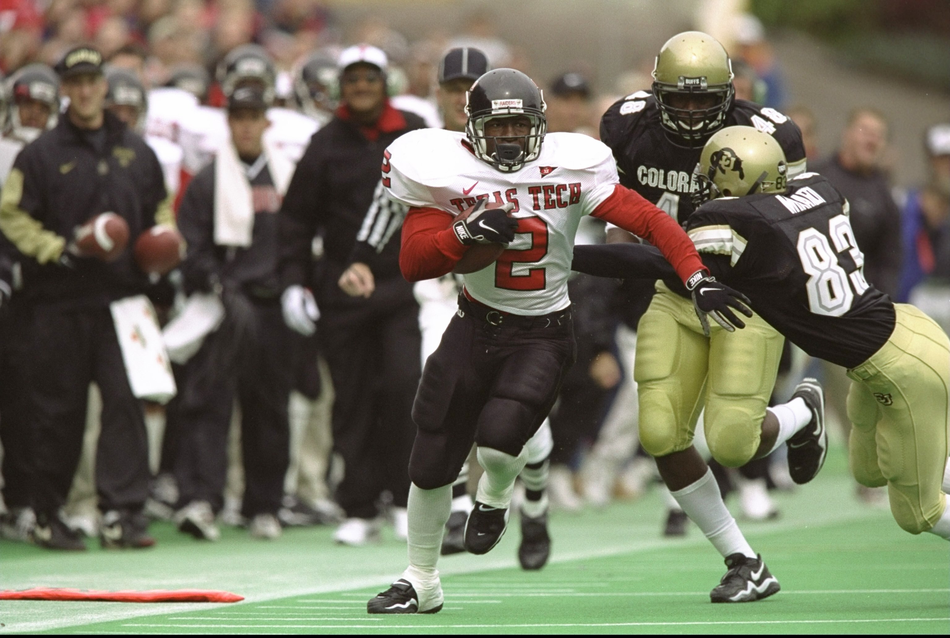 17 Oct 1998: Tailback Ricky Williams #2 of the Texas Tech Red Raiders in action during the game against the Colorado Buffaloes at Folsom Field in Boulder, Colorado. The Buffaloes defeated the Red Raiders 19-17.