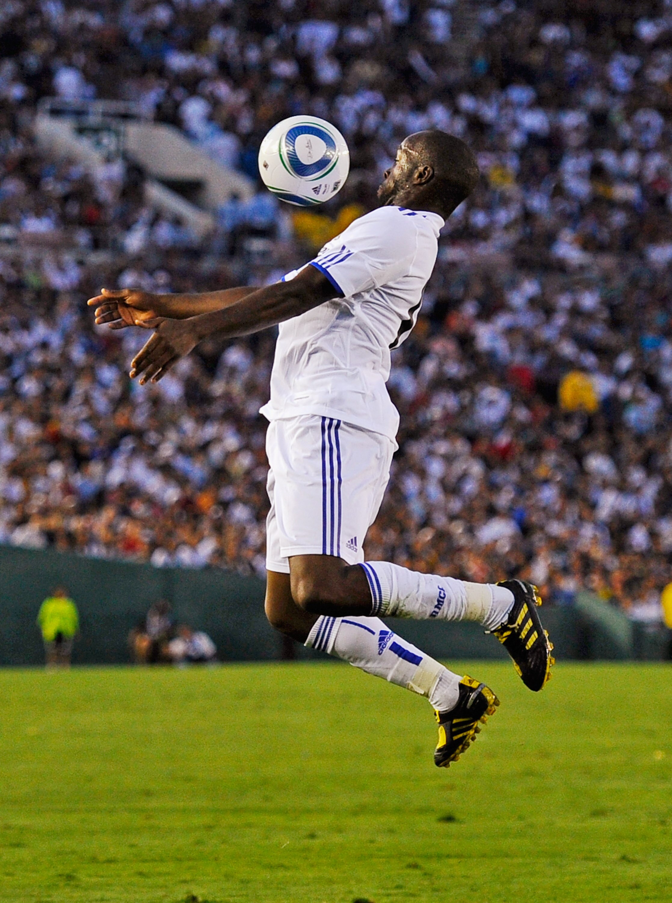 PASADENA, CA - AUGUST 07:  Lassana Diarra #10 of Real Madrid during the pre-season friendly soccer match against Los Angeles Galaxy on August 7, 2010 at the Rose Bowl in Pasadena, California. Real Madrid will travel back to Spain after the soccer match co