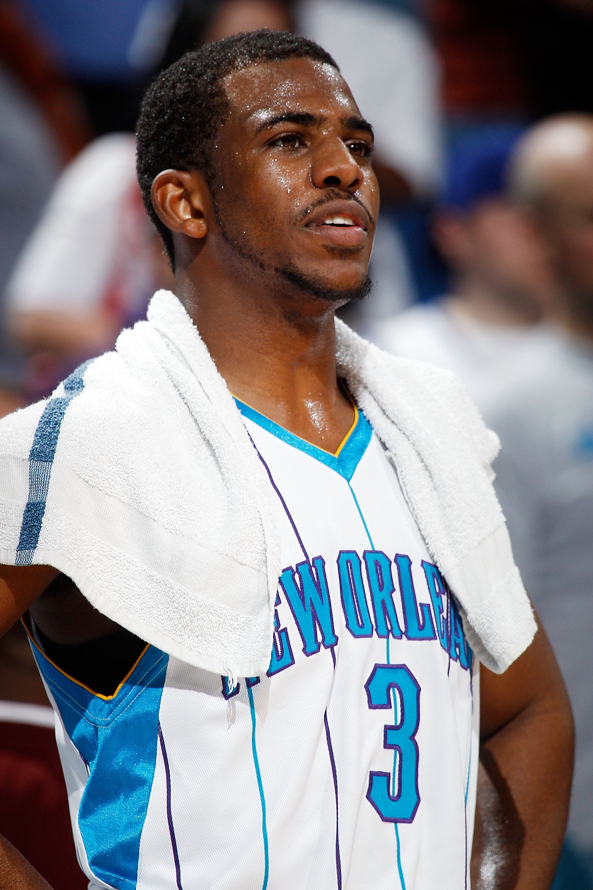 NEW ORLEANS - MARCH 22:  Chris Paul #3 of the New Orleans Hornets during the game against the Dallas Mavericks at the New Orleans Arena on March 22, 2010 in New Orleans, Louisiana.  NOTE TO USER: User expressly acknowledges and agrees that, by downloading