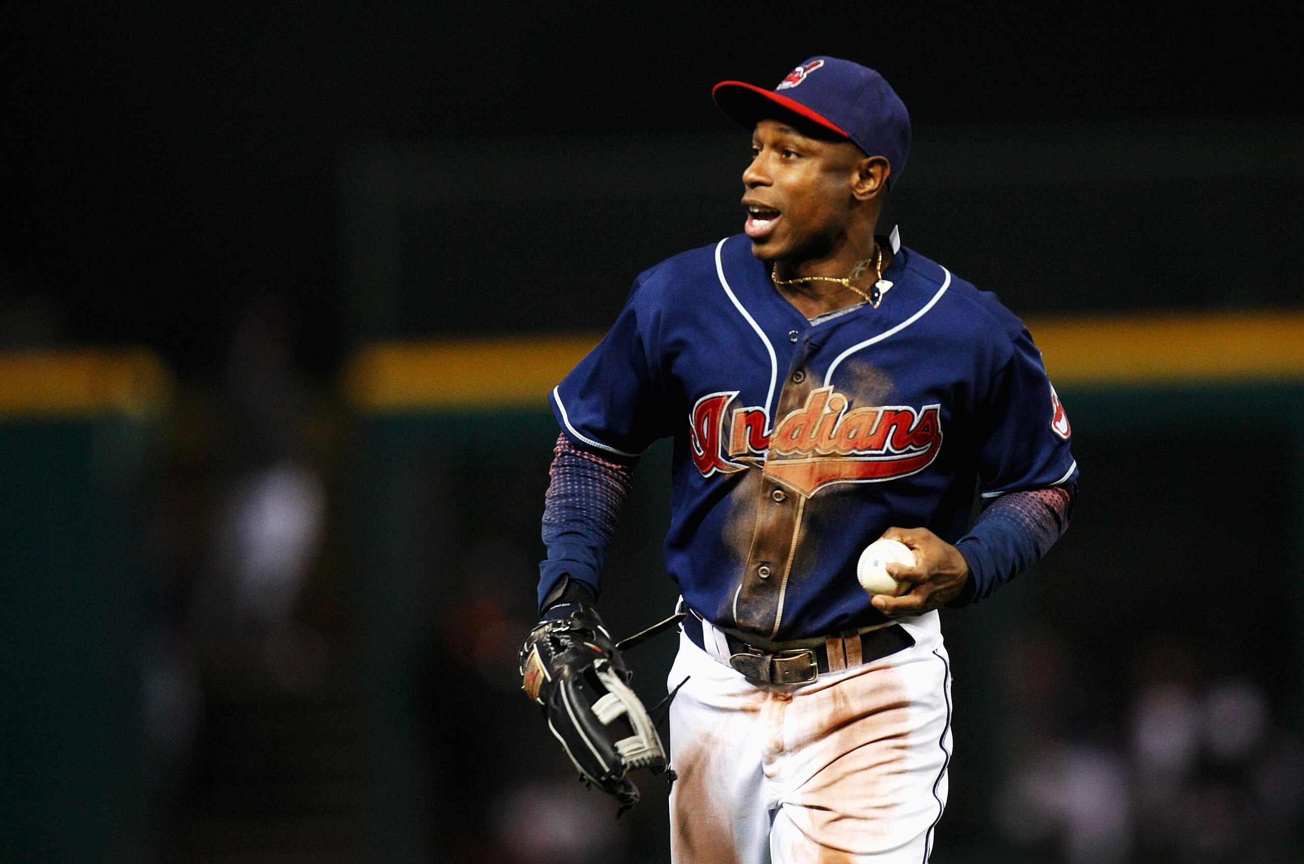 CLEVELAND - OCTOBER 16: Kenny Lofton #7 of the Cleveland Indians runs back to the dugout after making a catch to end the inning against the Boston Red Sox during Game Four of the American League Championship Series at Jacobs Field on October 16, 2007 in CLEVELAND - OCTOBER 16: Kenny Lofton #7 of the Cleveland Indians runs back to the dugout after making a catch to end the inning against the Boston Red Sox during Game Four of the American League Championship Series at Jacobs Field on October 16, 2007 in