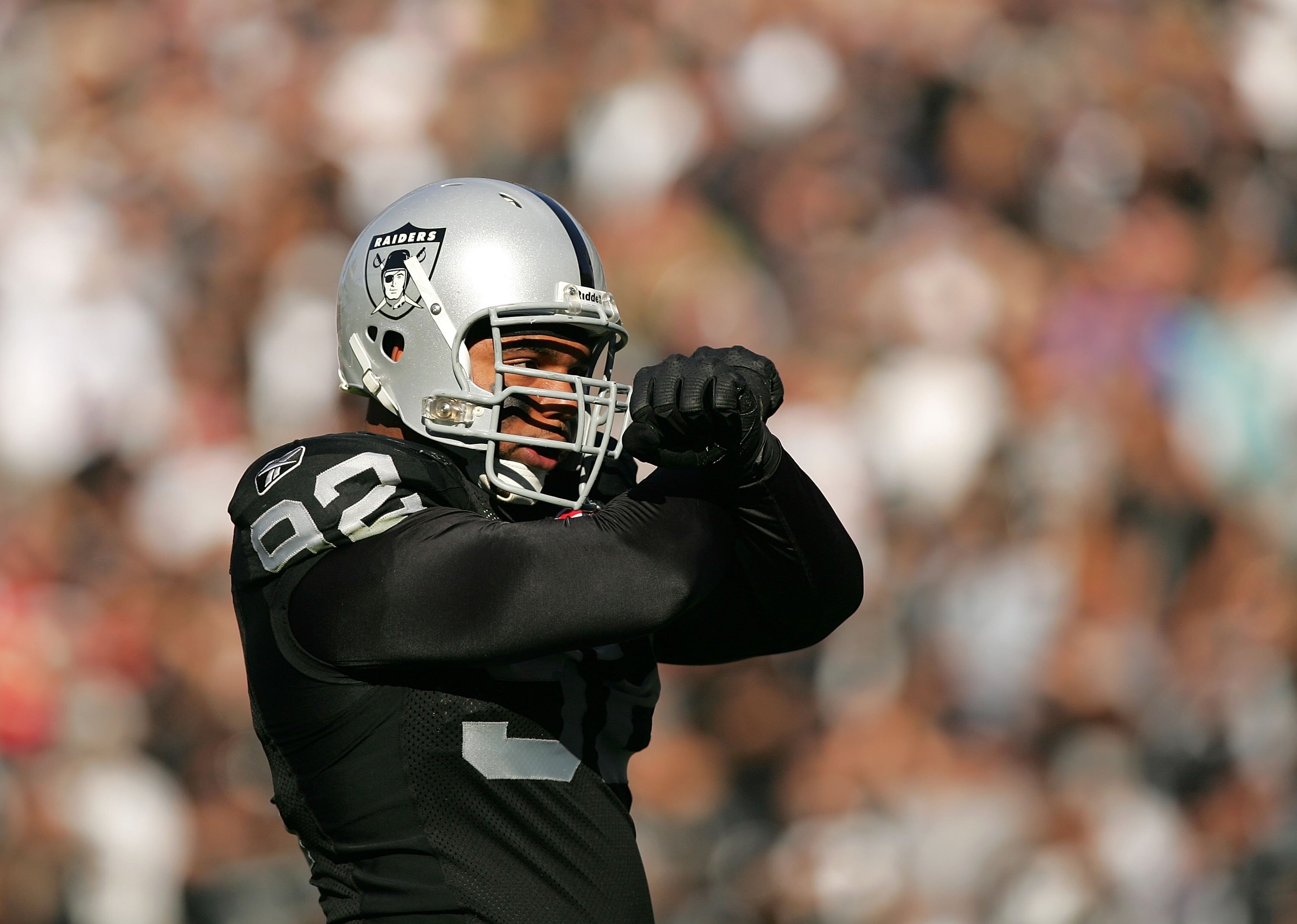 OAKLAND, CA - NOVEMBER 15:  Richard Seymour #92 of the Oakland Raiders celebrates after making a tackle against the Kansas City Chiefs at Oakland-Alameda County Coliseum on November 15, 2009 in Oakland, California.  (Photo by Ezra Shaw/Getty Images)