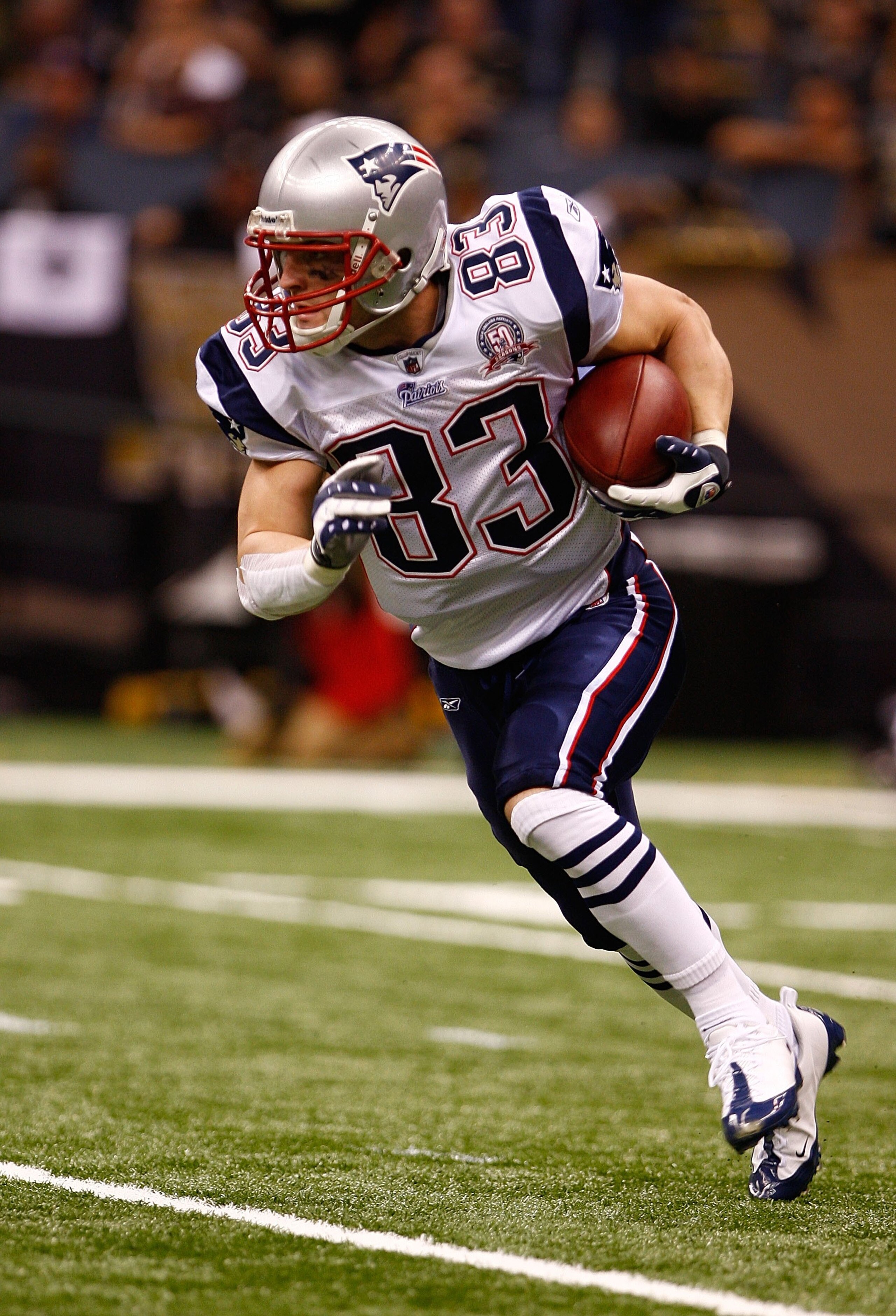 NEW ORLEANS - NOVEMBER 30:  Wes Welker #83 of the New England Patriots runs upfield during the game against the New Orleans Saints at the Louisiana Superdome on November 30, 2009 in New Orleans, Louisiana.  (Photo by Scott Halleran/Getty Images)