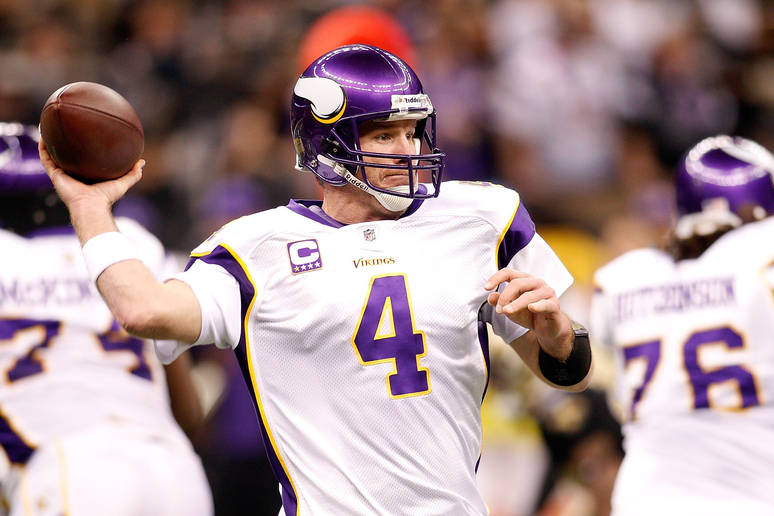 NEW ORLEANS - JANUARY 24:  Brett Favre #4 of the Minnesota Vikings throws a pass against the New Orleans Saints during the NFC Championship Game at the Louisana Superdome on January 24, 2010 in New Orleans, Louisiana.  (Photo by Chris Graythen/Getty Image