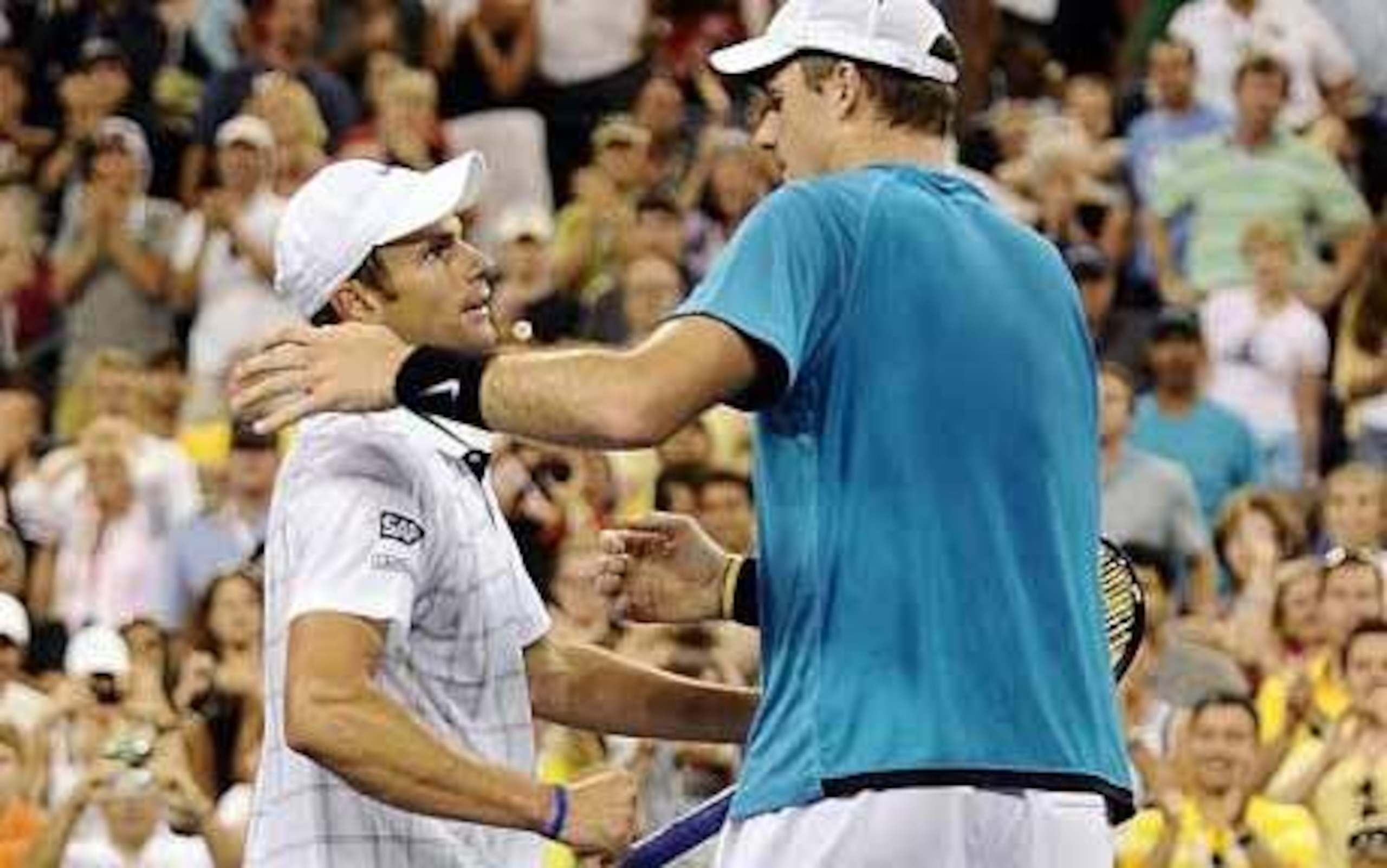 Giant Isner wins the day