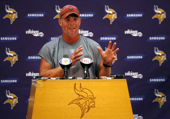 EDEN PRAIRIE, MN - AUGUST 18: Brett Favre talks with the media after his first practice with the Minnesota Vikings on August 18, 2009 at Winter Park in Eden Prairie, Minnesota.  (Photo by Scott A. Schneider/Getty Images)