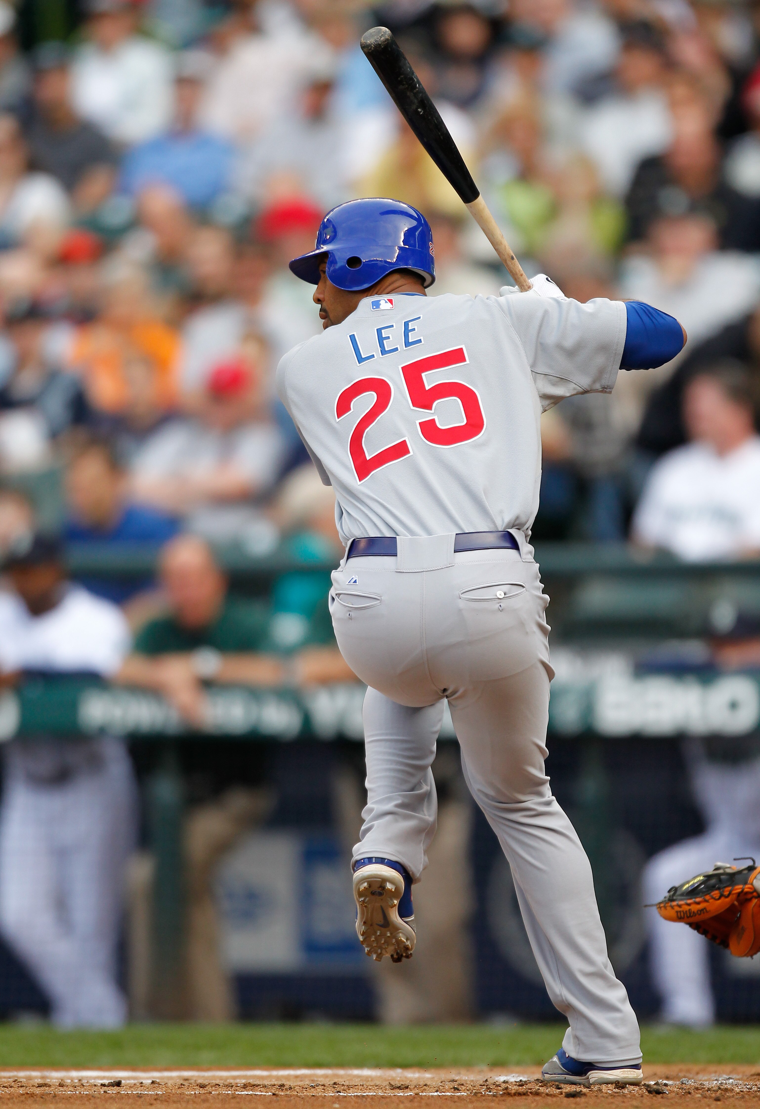 SEATTLE - JUNE 22:  Derrek Lee #25 of the Chicago Cubs bats against the Seattle Mariners on June 22, 2010 at Safeco Field in Seattle, Washington. (Photo by Otto Greule Jr/Getty Images)