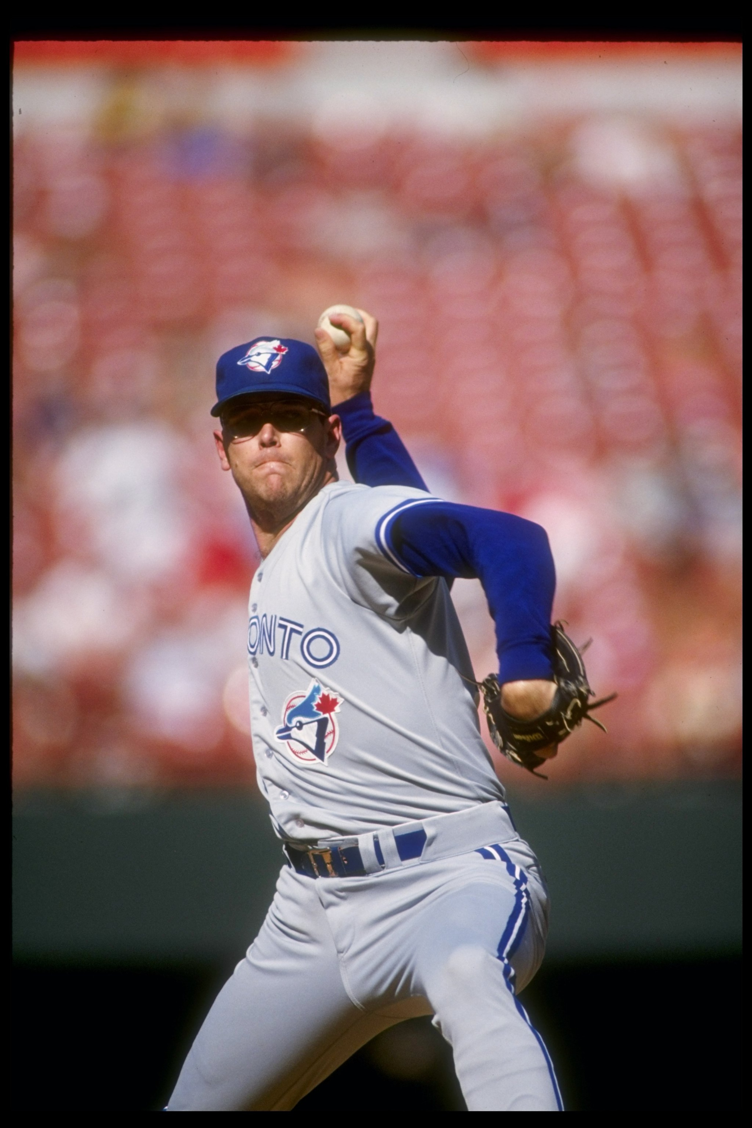 1990: Pitcher Tom Henke of the Toronto Blue Jays throws a pitch during a game. Mandatory Credit: Stephen Dunn /Allsport 1990: Pitcher Tom Henke of the Toronto Blue Jays throws a pitch during a game. Mandatory Credit: Stephen Dunn /Allsport