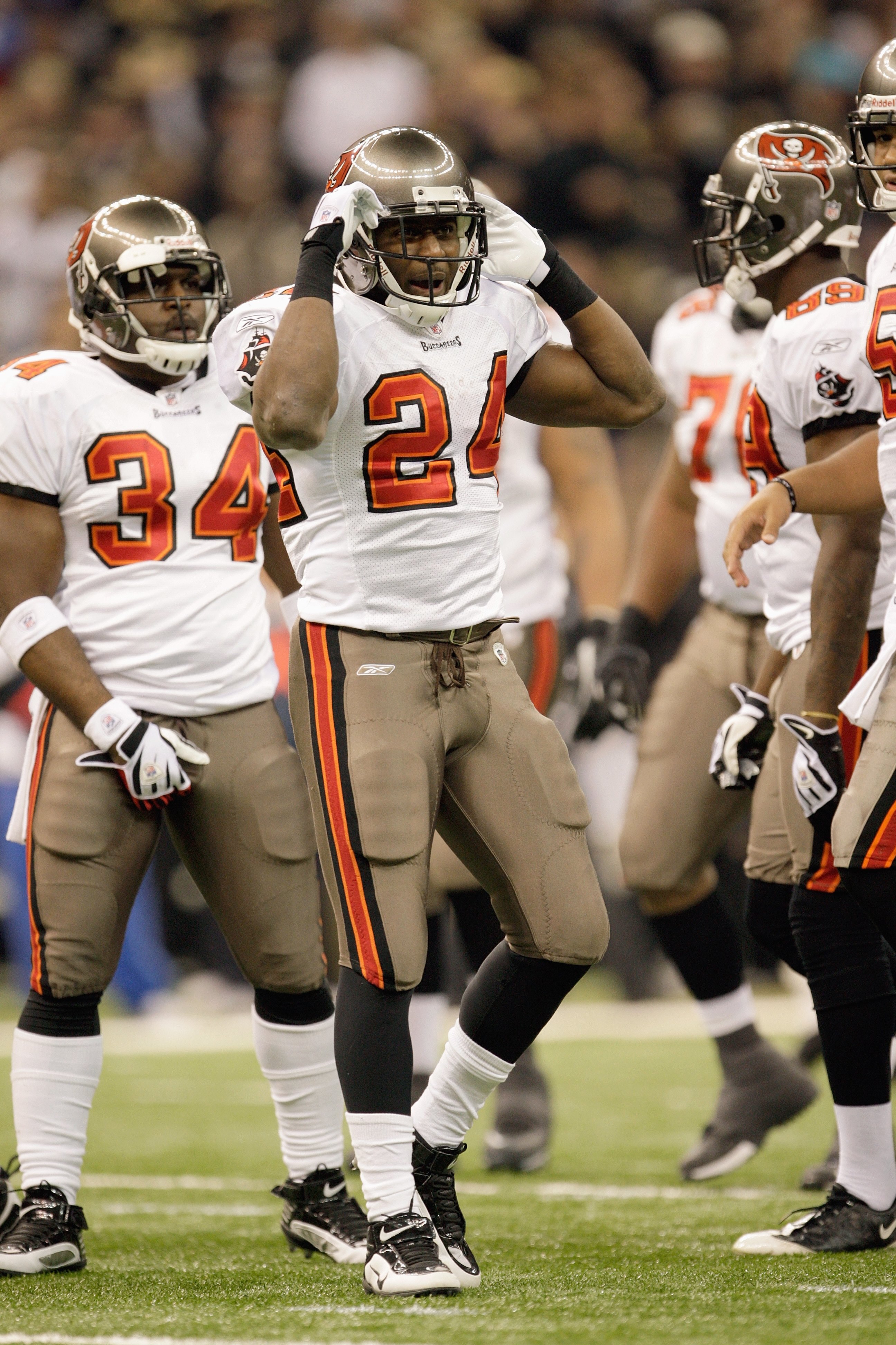 NEW ORLEANS - DECEMBER 27: Carnell Williams #24 of the Tampa Bay Buccaneers moves on the field during the game against the New Orleans Saints at the Louisiana Superdome on December 27, 2009 in New Orleans, Louisiana. (Photo by Jamie Squire/Getty Images)