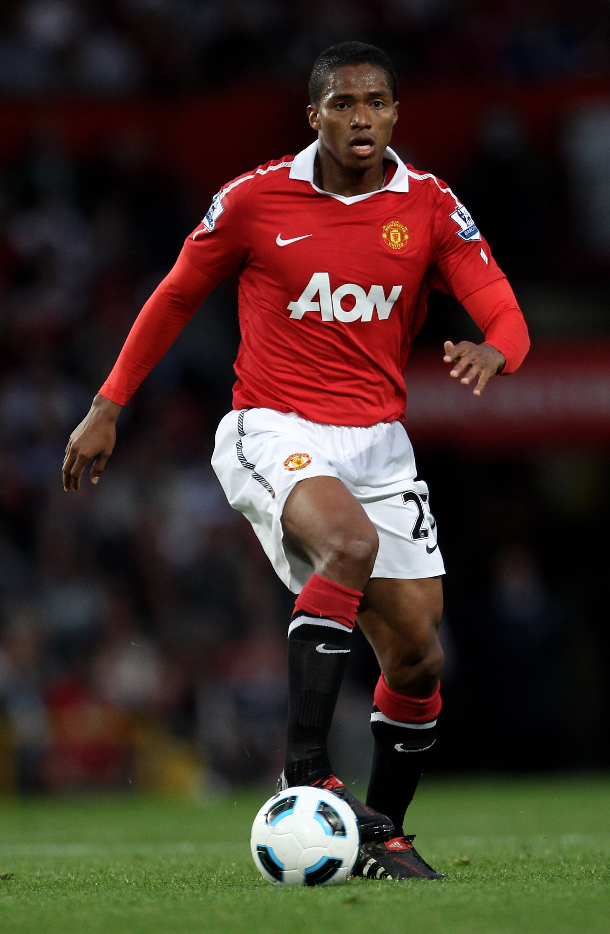 MANCHESTER, ENGLAND - AUGUST 16:  Antonio Valencia of Manchester United in action during the Barclays Premier League match between Manchester United and Newcastle United at Old Trafford on August 16, 2010 in Manchester, England.  (Photo by Alex Livesey/Ge