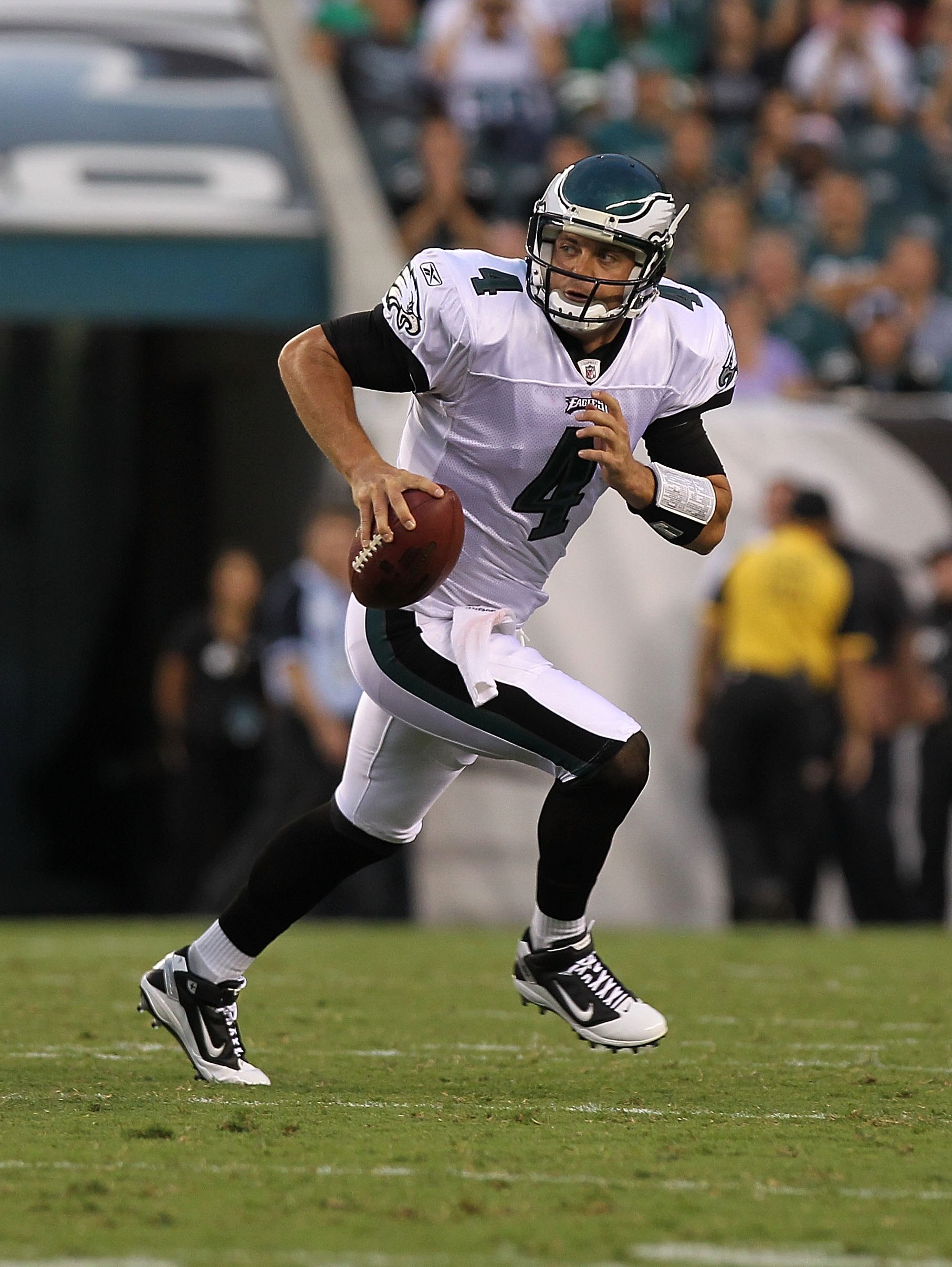 PHILADELPHIA - AUGUST 13:  Kevin Kolb #4 of the Philadelphia Eagles runs with the ball against the Jacksonville Jaguars during their preseason game at Lincoln Financial Field on August 13, 2010 in Philadelphia, Pennsylvania.  (Photo by Nick Laham/Getty Im