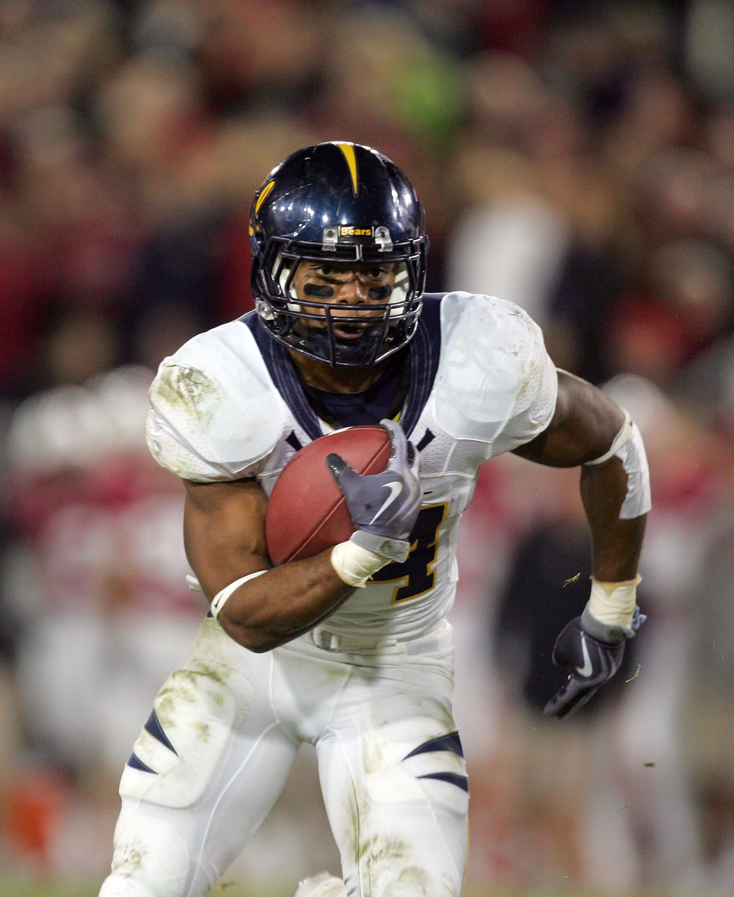 PALO ALTO, CA - NOVEMBER 21: Shane Vereen #34 of the California Bears runs with the ball during their game against the Stanford Cardinal at Stanford Stadium on November 21, 2009 in Palo Alto, California. (Photo by Ezra Shaw/Getty Images) PALO ALTO, CA - NOVEMBER 21: Shane Vereen #34 of the California Bears runs with the ball during their game against the Stanford Cardinal at Stanford Stadium on November 21, 2009 in Palo Alto, California. (Photo by Ezra Shaw/Getty Images)