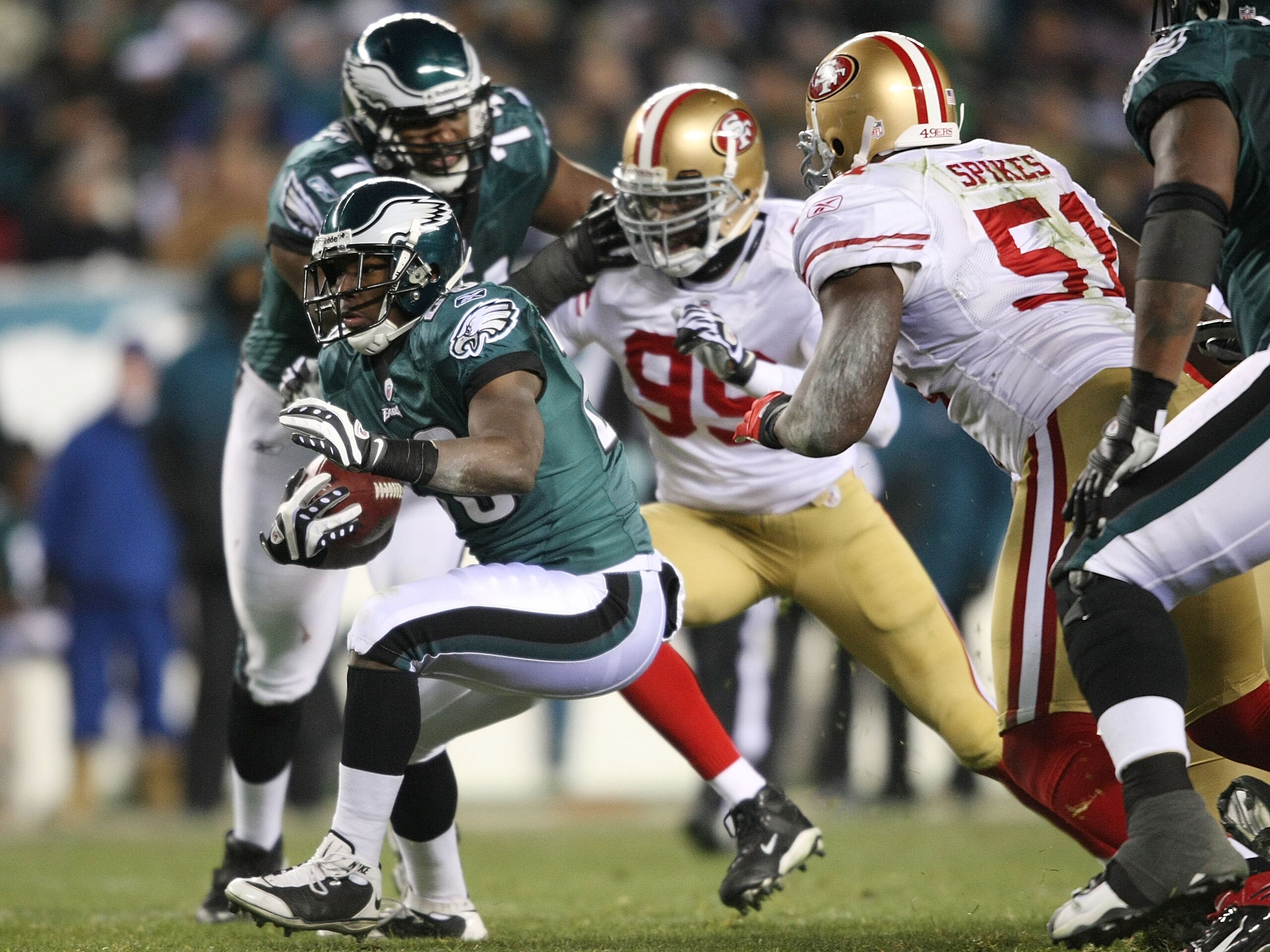 PHILADELPHIA - DECEMBER 20: LeSean McCoy #29 of the Philadelphia Eagles rushes against the San Francisco 49ers at Lincoln Financial Field on December 20, 2009 in Philadelphia, Pennsylvania. (Photo by Nick Laham/Getty Images) PHILADELPHIA - DECEMBER 20: LeSean McCoy #29 of the Philadelphia Eagles rushes against the San Francisco 49ers at Lincoln Financial Field on December 20, 2009 in Philadelphia, Pennsylvania. (Photo by Nick Laham/Getty Images)