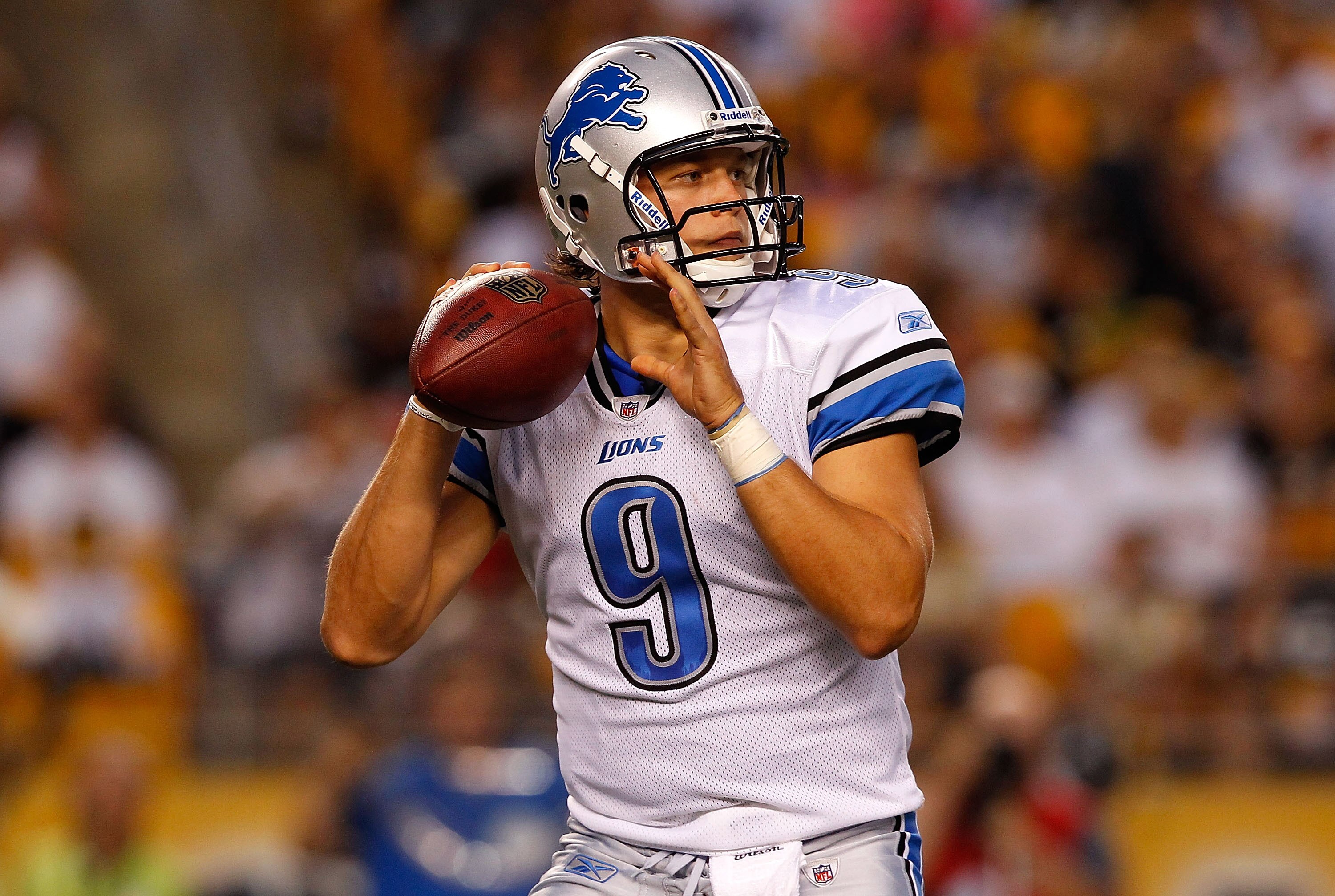 PITTSBURGH - AUGUST 14:  Matthew Stafford #9 of the Detroit Lions drops back to pass against the Pittsburgh Steelers during the preseason game on August 14, 2010 at Heinz Field in Pittsburgh, Pennsylvania.  (Photo by Jared Wickerham/Getty Images)