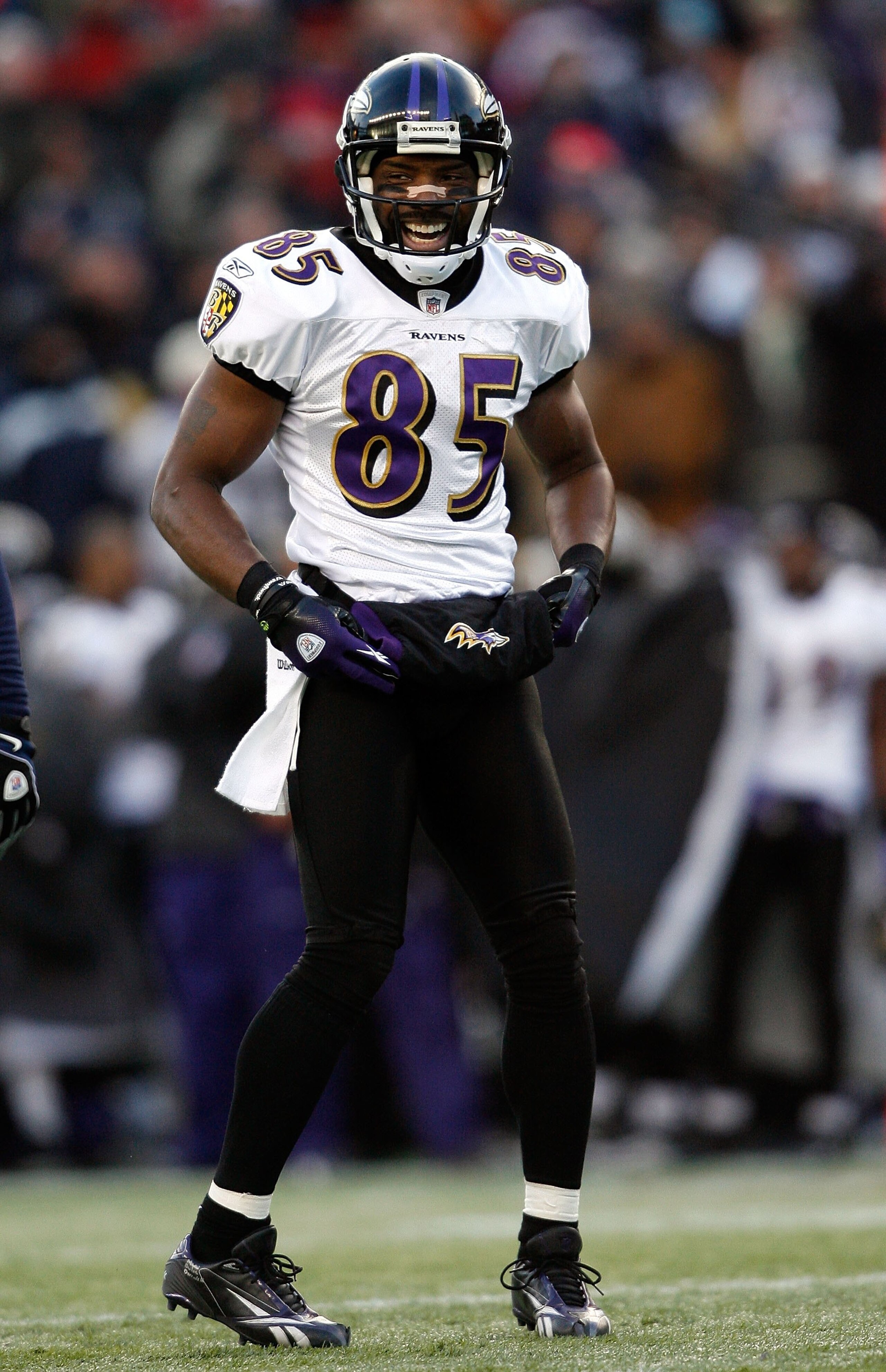 FOXBORO, MA - JANUARY 10: Derrick Mason #85 of the Baltimore Ravens reacts after a first down on a challenge in the fourth quarter against the New England Patriots during the 2010 AFC wild-card playoff game at Gillette Stadium on January 10, 2010 in Foxb FOXBORO, MA - JANUARY 10: Derrick Mason #85 of the Baltimore Ravens reacts after a first down on a challenge in the fourth quarter against the New England Patriots during the 2010 AFC wild-card playoff game at Gillette Stadium on January 10, 2010 in Foxb