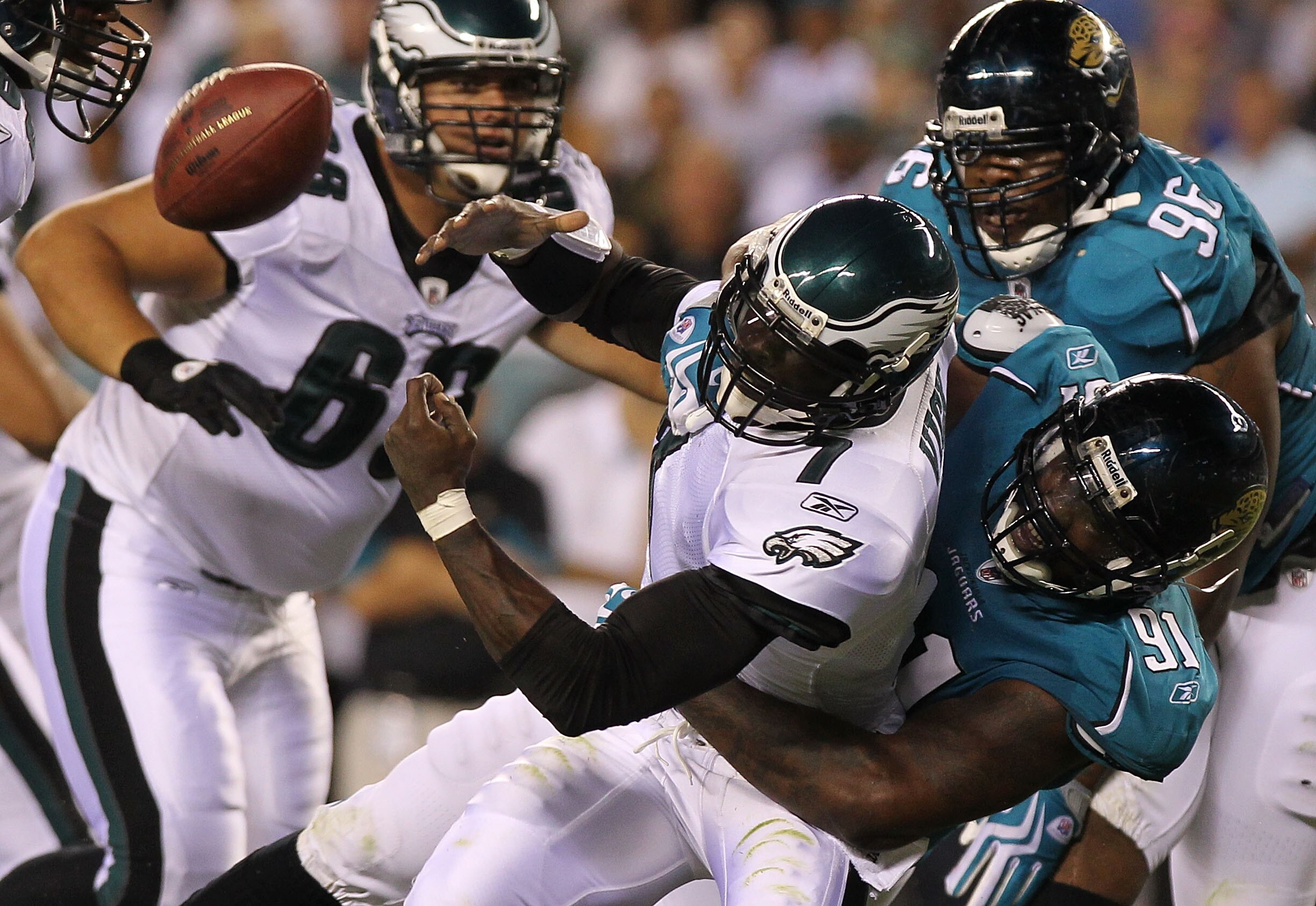 PHILADELPHIA - AUGUST 13:  Derrick Henry #91 of the Jacksonville Jaguars sacks Michael Vick #7 of the Philadelphia Eagles during their preseason game at Lincoln Financial Field on August 13, 2010 in Philadelphia, Pennsylvania.  (Photo by Nick Laham/Getty 