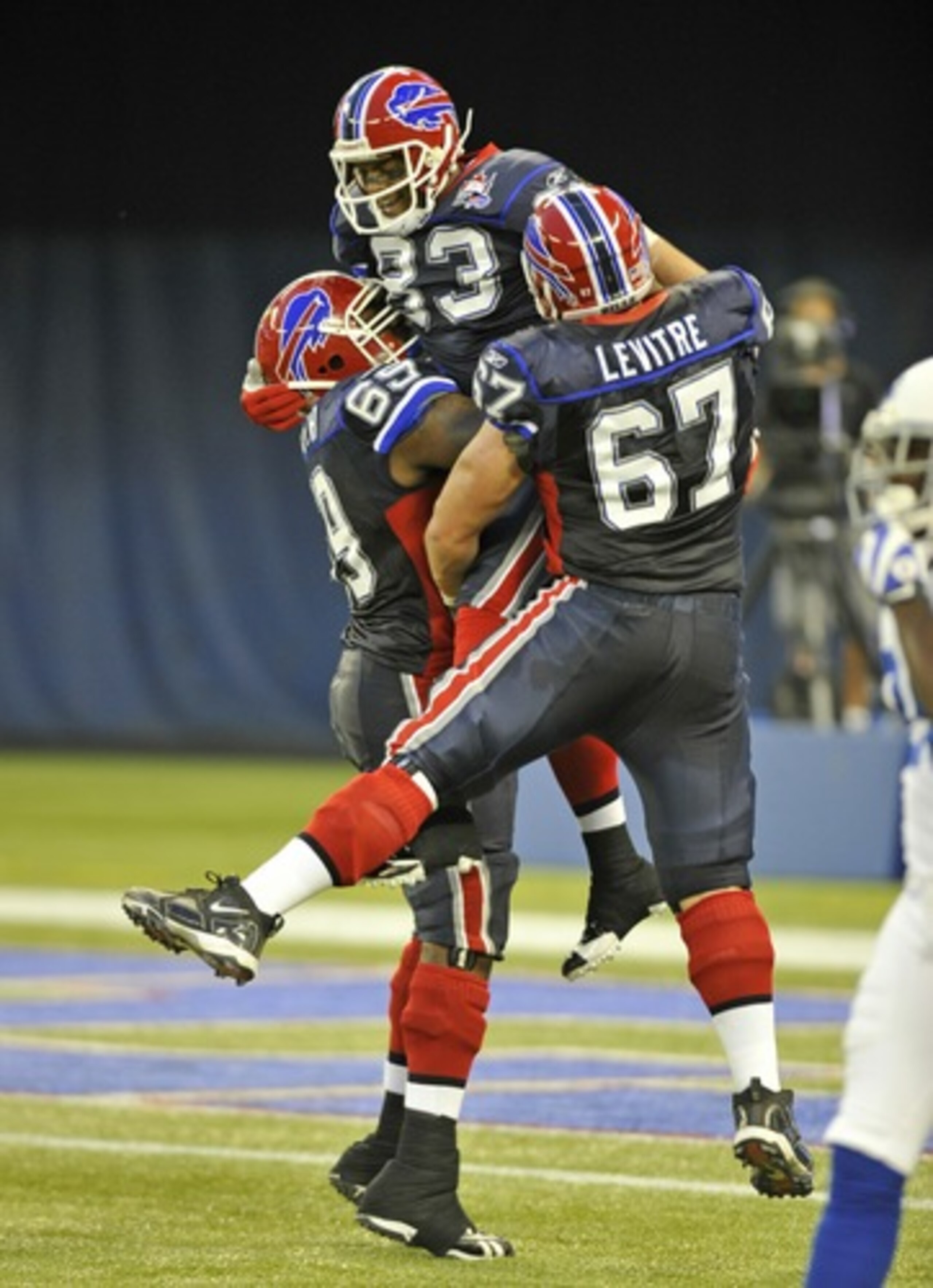Lee Evans celebrates TD catch of 69 yards from Trent Edwards Lee Evans celebrates TD catch of 69 yards from Trent Edwards