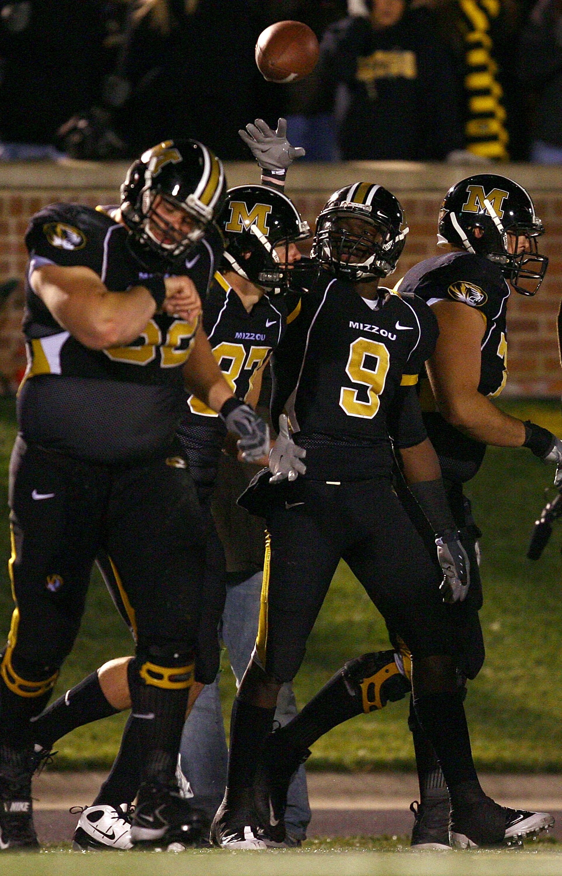 COLUMBIA, MO - NOVEMBER 08:  Jeremy Maclin #9 of the Missouri Tigers celebrates after scoring a touchdown during the game against the Kansas State Wildcats on November 8, 2008 at Memorial Stadium in Columbia, Missouri.  (Photo by Jamie Squire/Getty Images