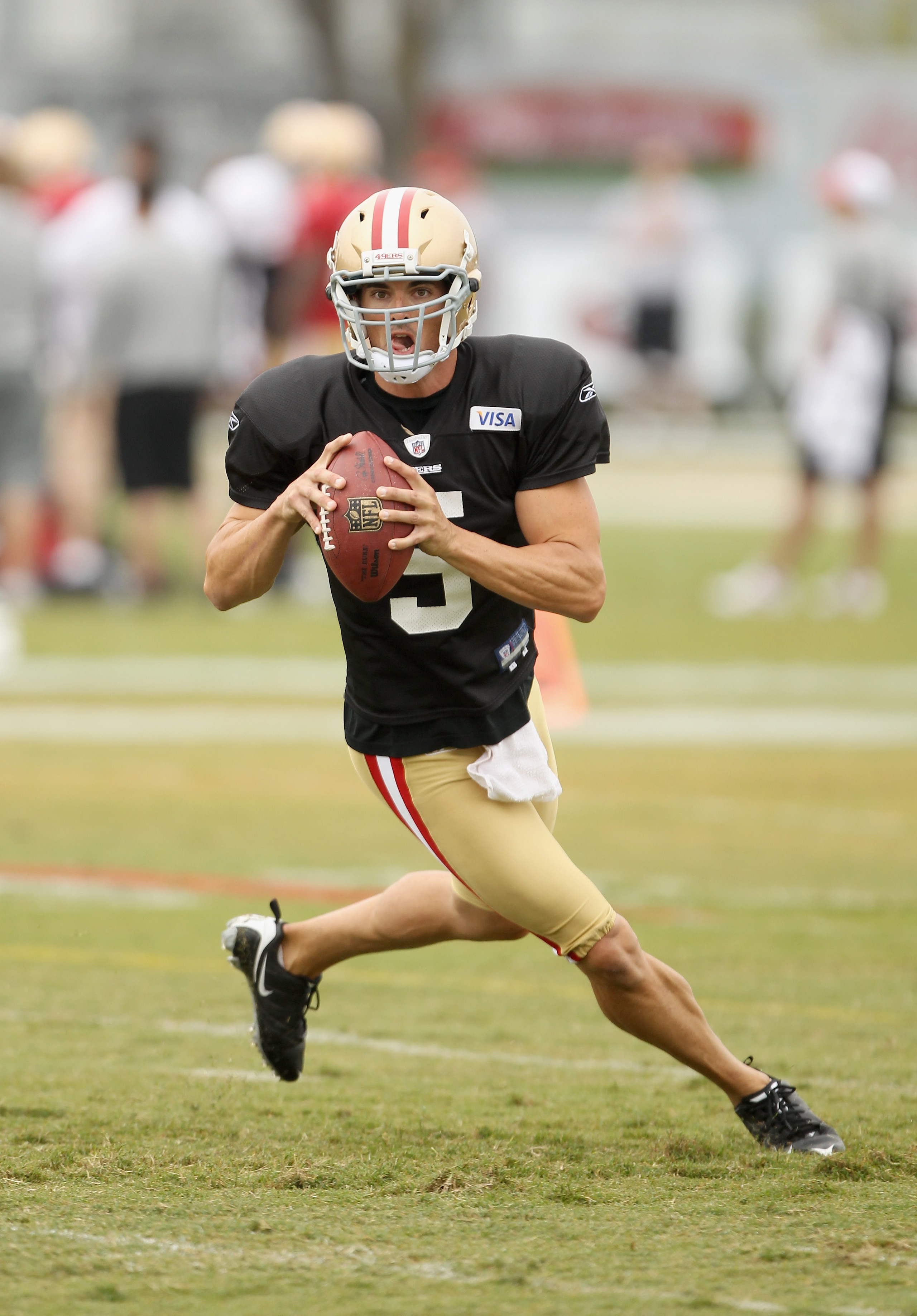 SANTA CLARA, CA - AUGUST 02:  David Carr #5 works out during the San Francisco 49ers training camp at their training complex on August 2, 2010 in Santa Clara, California.  (Photo by Ezra Shaw/Getty Images)