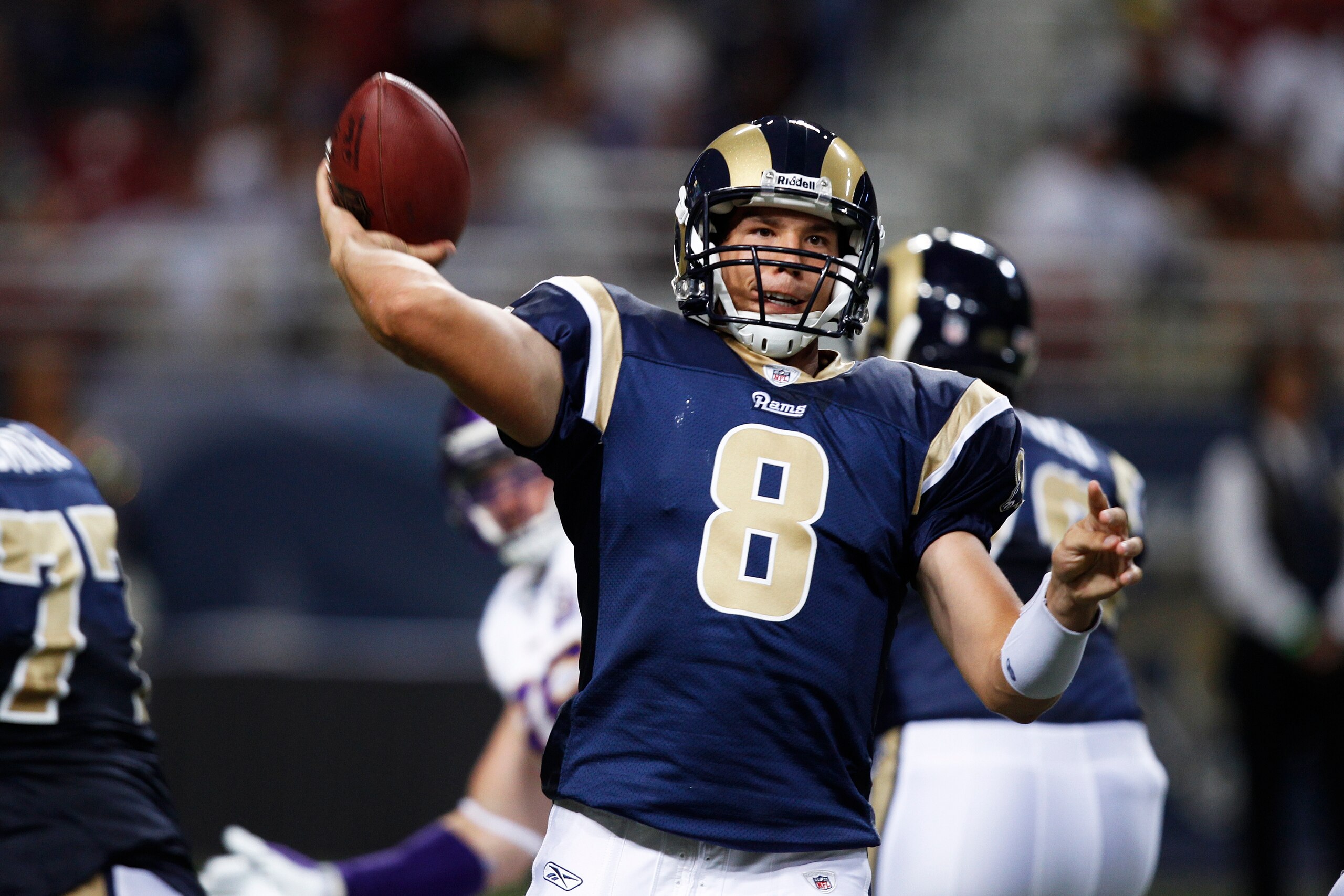 ST. LOUIS, MO - AUGUST 14: Sam Bradford #8 of the St. Louis Rams passes the ball during the preseason game against the Minnesota Vikings at Edward Jones Dome on August 14, 2010 in St. Louis, Missouri. (Photo by Joe Robbins/Getty Images)