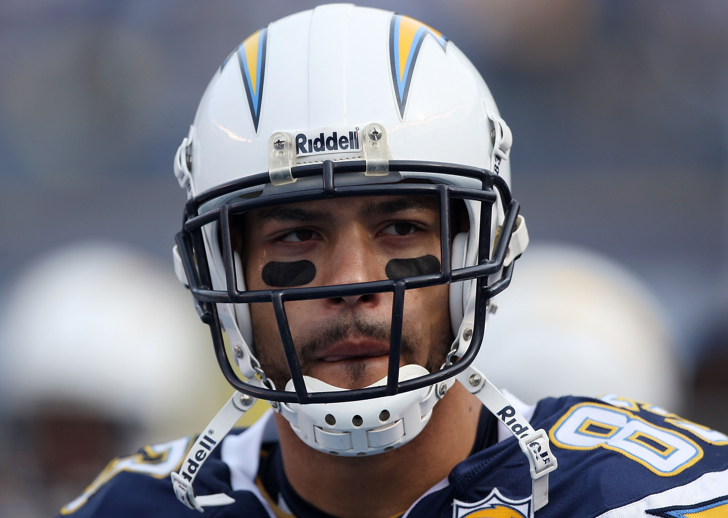 SAN DIEGO - JANUARY 17:  Wide receiver Vincent Jackson #83 of the San Diego Chargers stands on the field during  AFC Divisional Playoff Game against the New York Jets at Qualcomm Stadium on January 17, 2010 in San Diego, California.  (Photo by Donald Mira